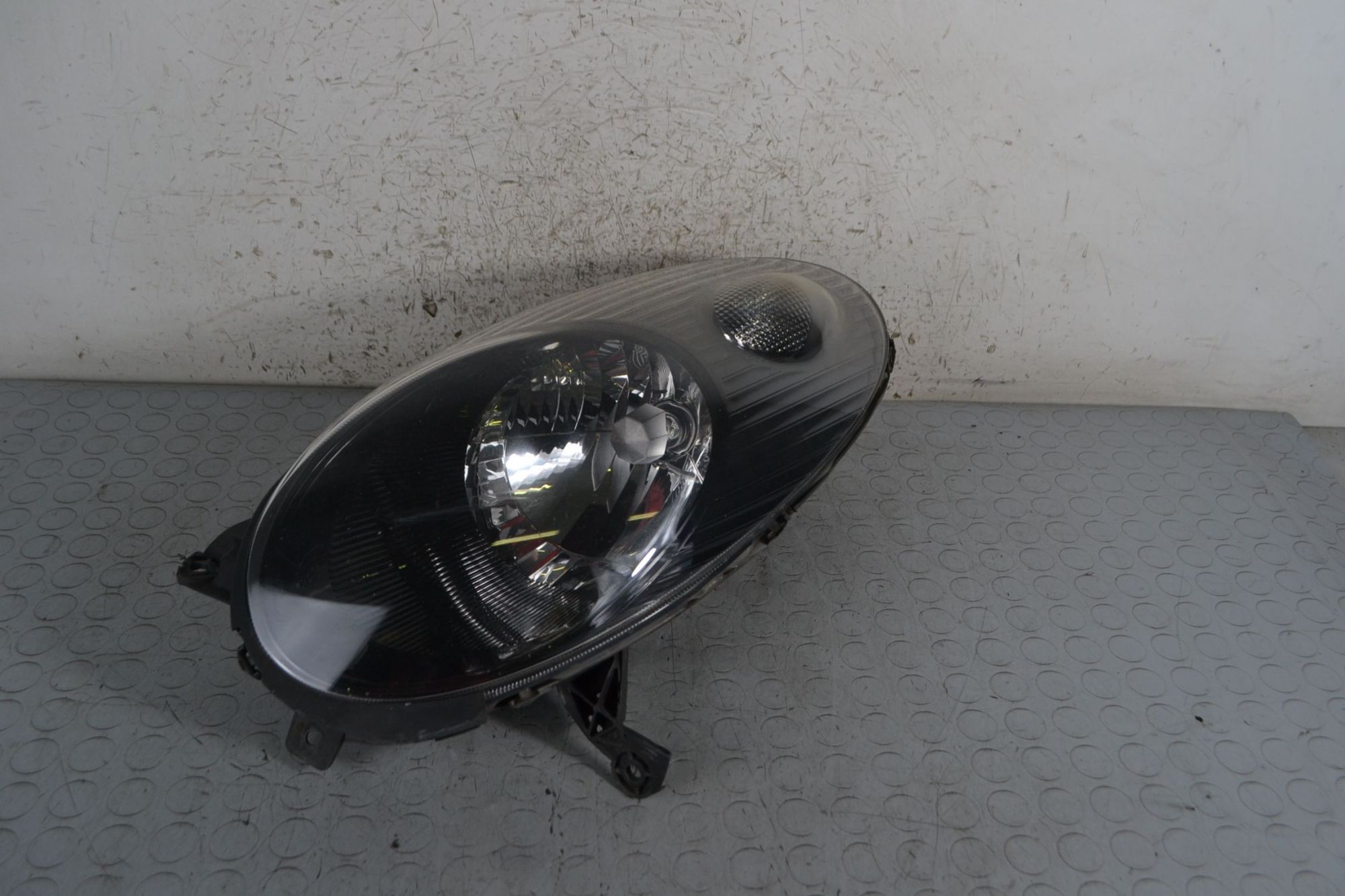 Faro fanale anteriore SX Nissan Micra K12 Dal 2002 al 2010 Cod 89900070  1691673681543