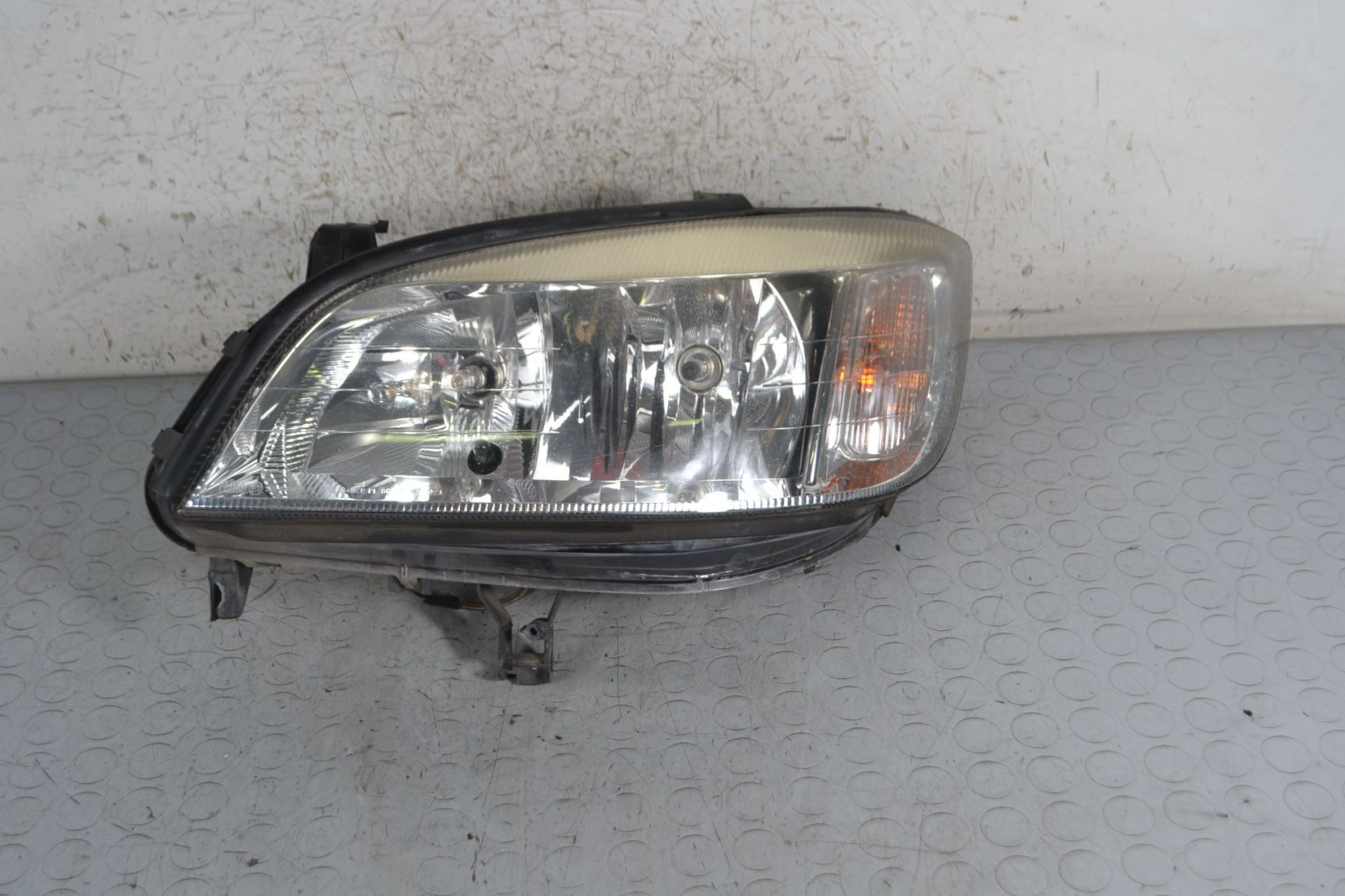 Faro Anteriore SX Opel Zafira A dal 1999 al 2005 Cod 90582021  1692629215881