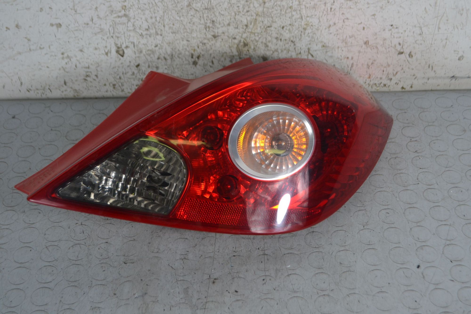 Fanale Stop Posteriore DX Opel Corsa D 3p dal 2006 al 2014 Cod 13186351  1692972886776