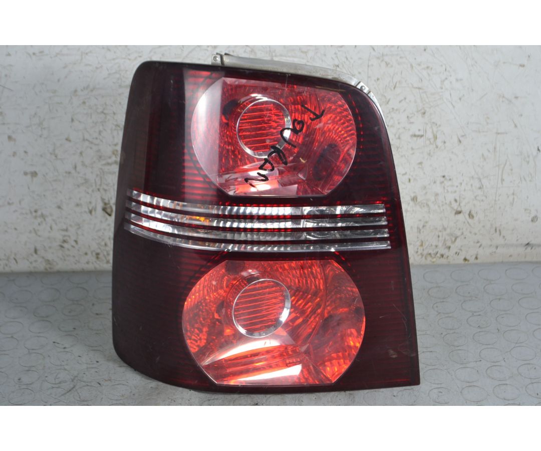 Fanale Stop Posteriore SX Volkswagen Touran dal 2007 al 2015 1693404922123 Fanale Stop Posteriore SX Volkswagen Touran dal 2007 al 2015 1693404922123