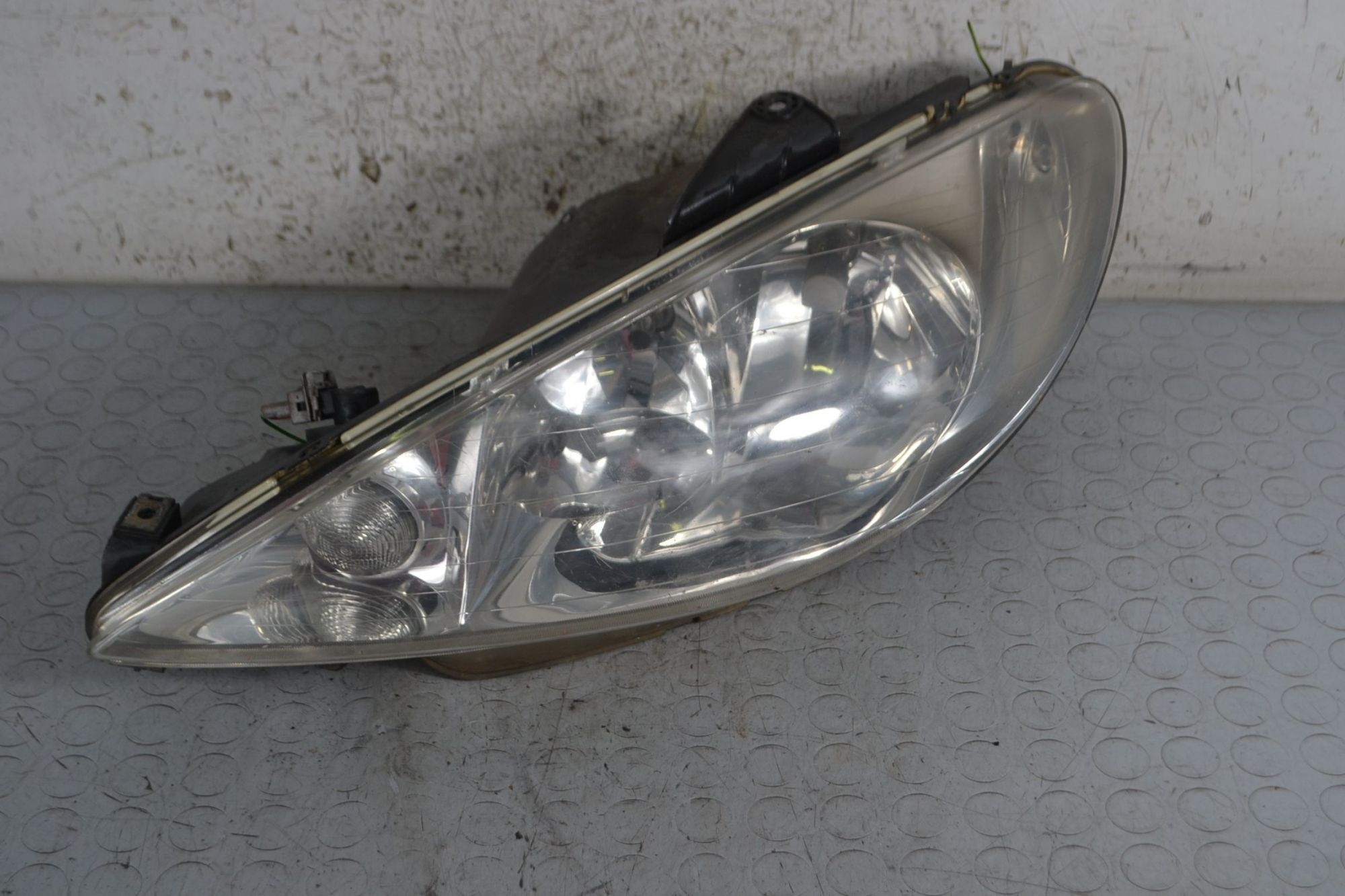 Faro Anteriore SX Peugeot 206 dal 2003 al 2012 Cod 9628666880  1693469276445