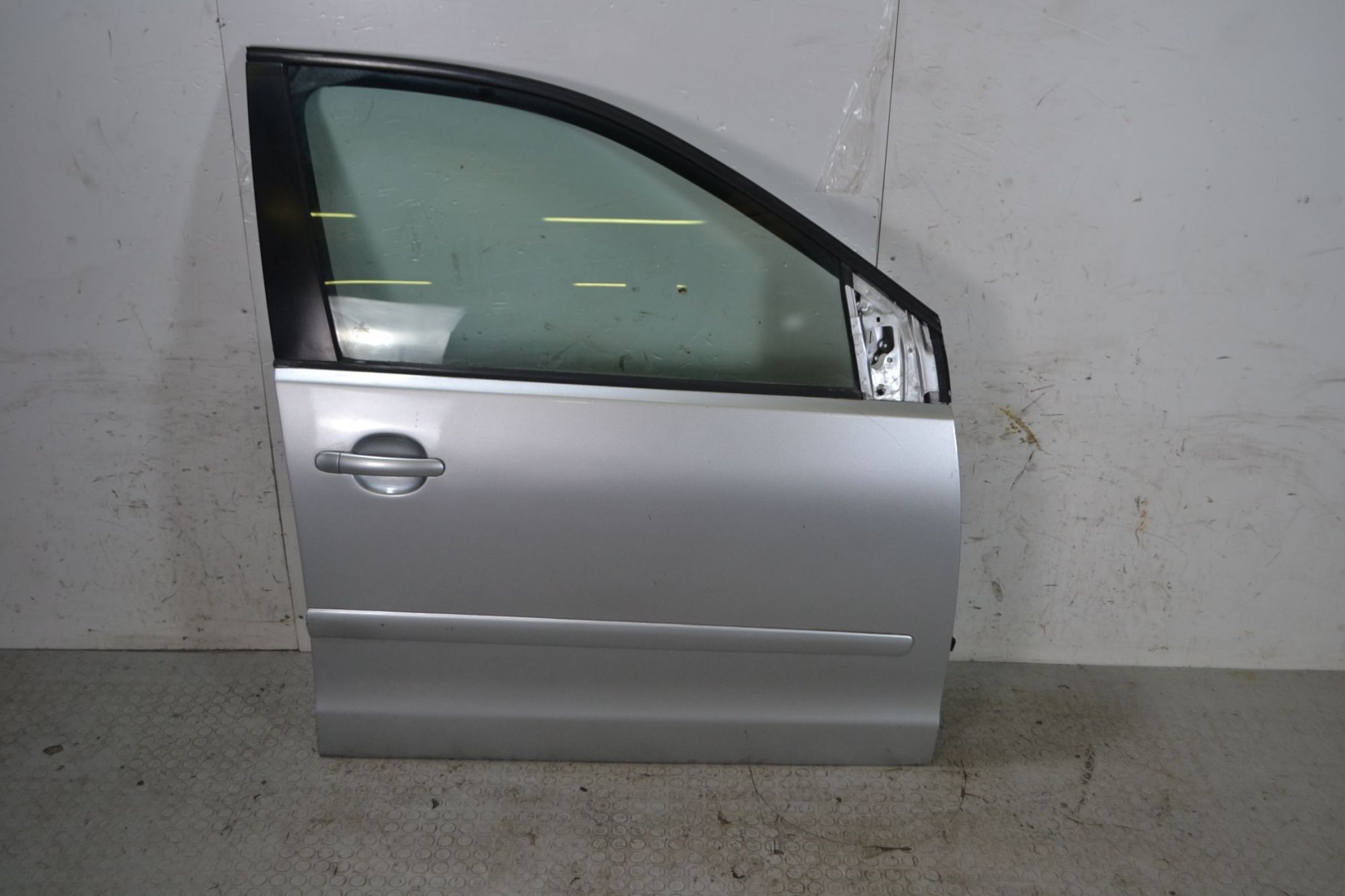 Portiera sportello anteriore DX Volkswagen Polo Dal 2001 al 2005 5 porte Colore grigio  1693475897238