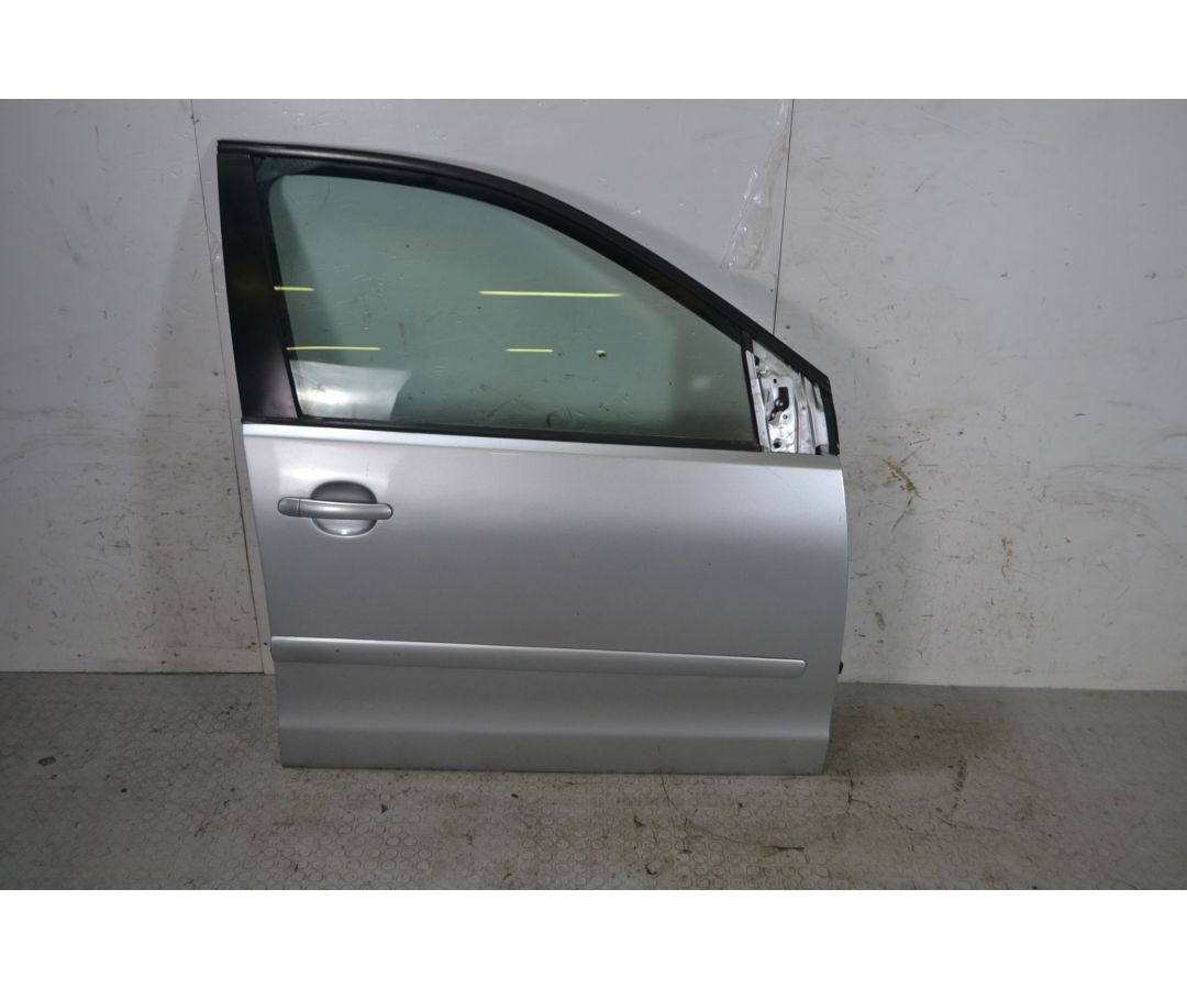 Portiera sportello anteriore DX Volkswagen Polo Dal 2001 al 2005 5 porte Colore grigio 1693475897238 Portiera sportello anteriore DX Volkswagen Polo Dal 2001 al 2005 5 porte Colore grigio 1693475897238