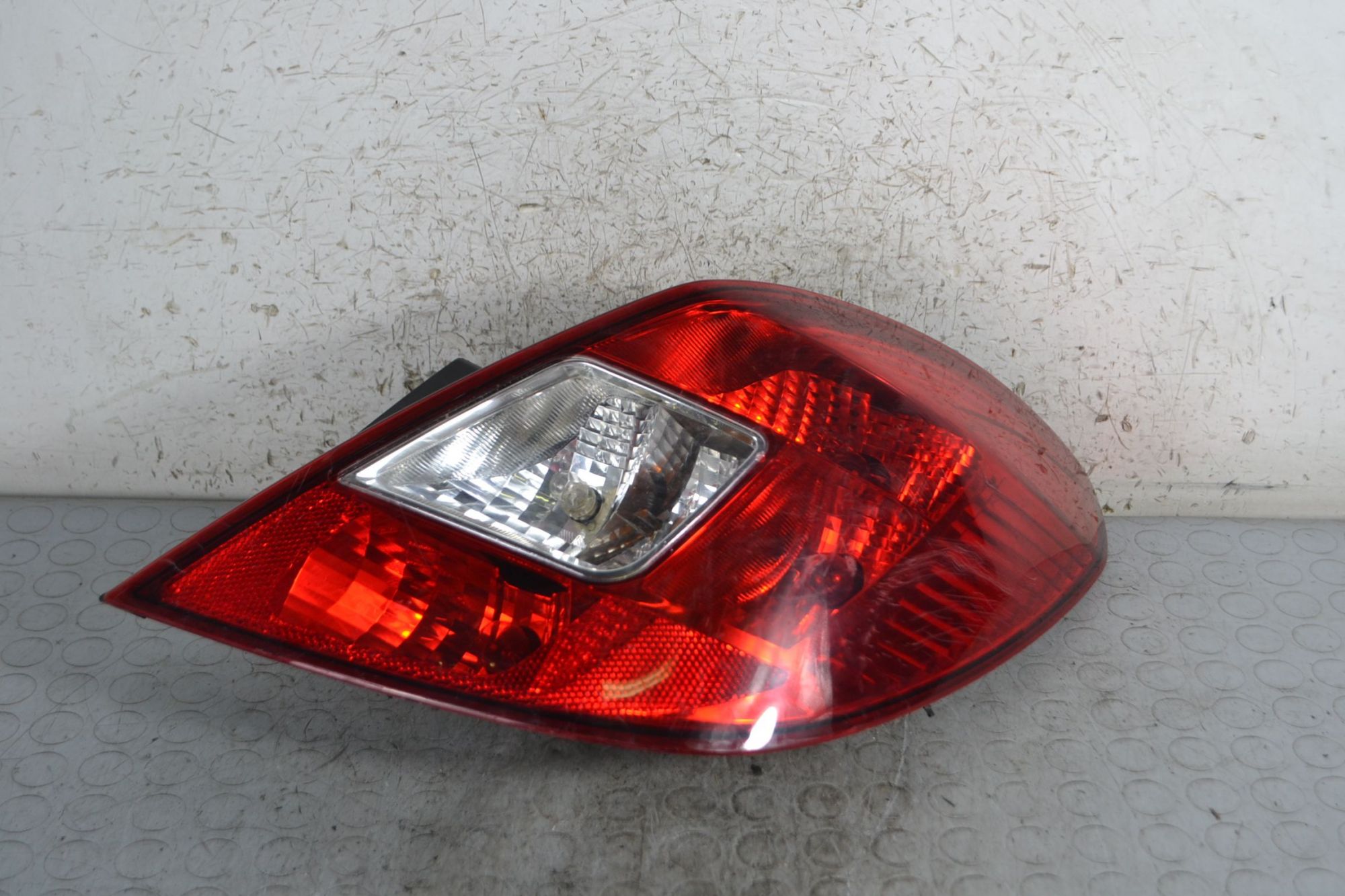 Fanale stop posteriore DX Opel Corsa D 5 porte Dal 2006 al 2014 Cod 93190951  1693989036383