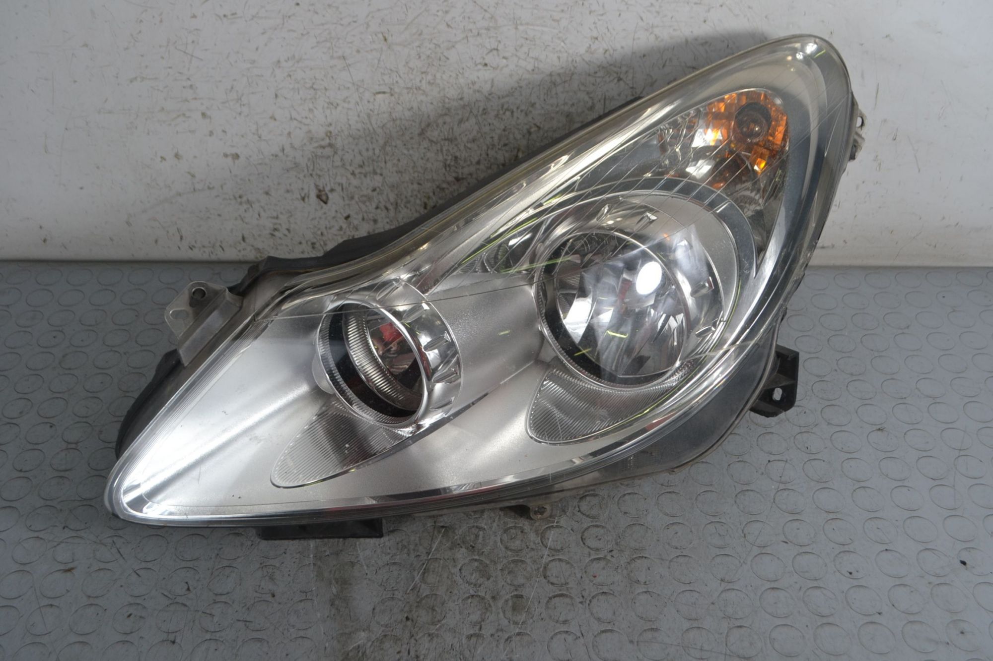 Faro fanale anteriore SX Opel Corsa D Dal 2006 al 2010 Cod 13186381  1693994590818