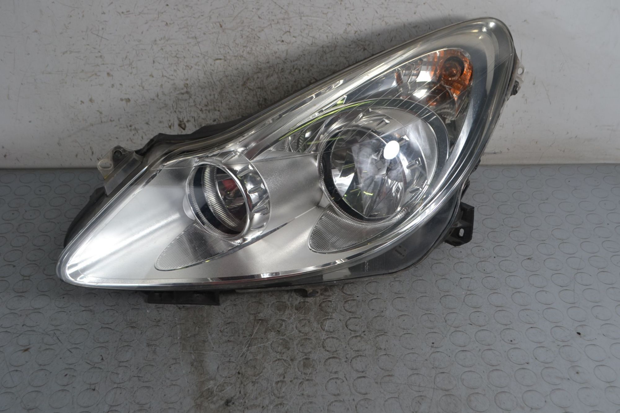 Faro Anteriore SX Opel Corsa D dal 2006 al 2010 Cod 13186381  1694072348314