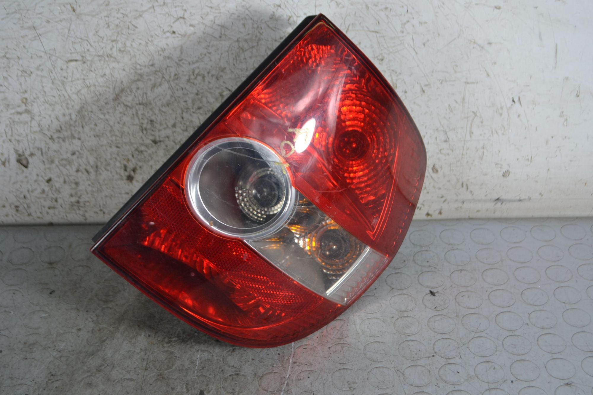 Fanale Stop Posteriore DX Volkswagen Fox dal 2003 al 2010 Cod 5Z0945112  1694072776704