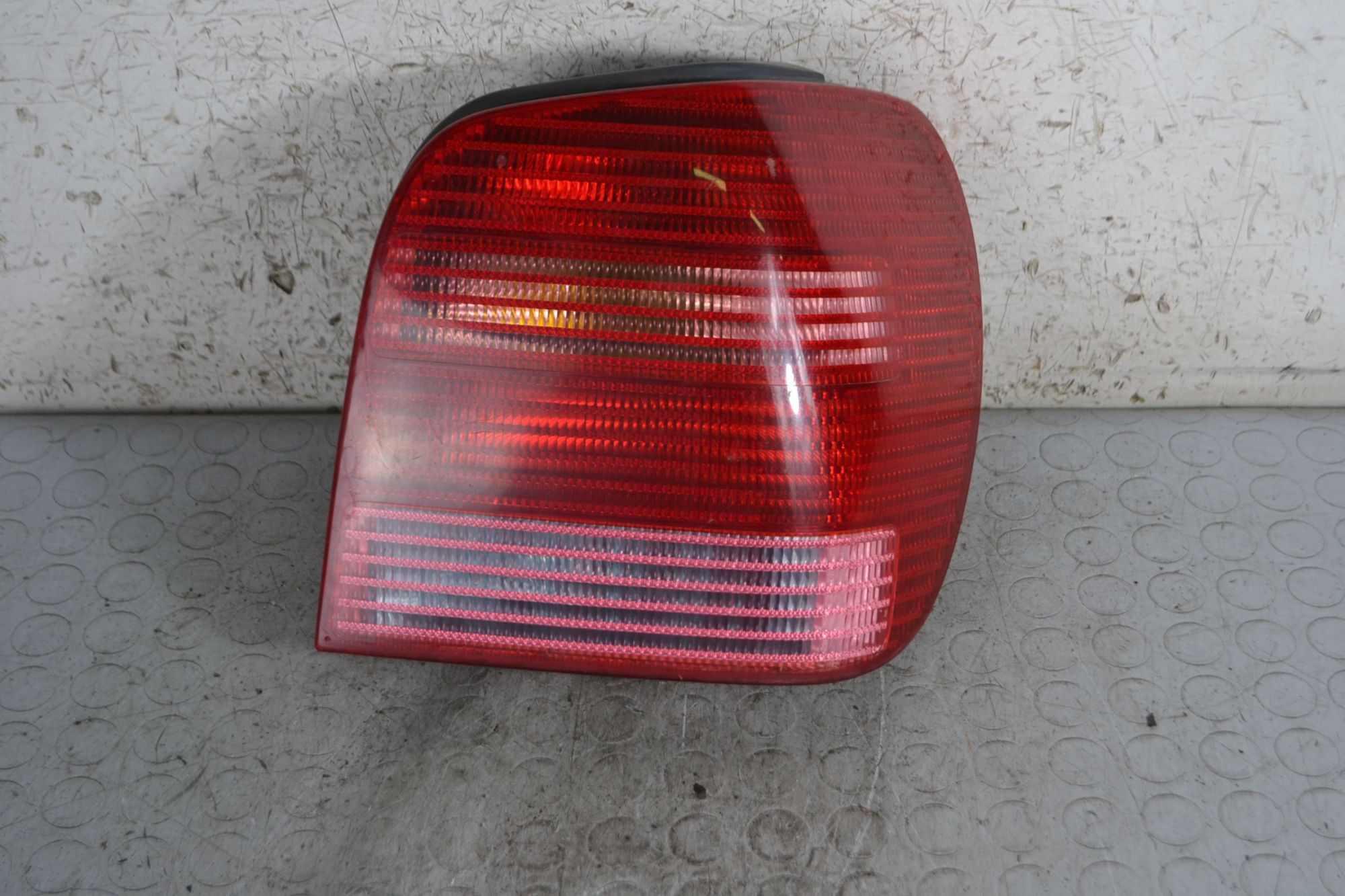 Fanale Stop Posteriore DX Volkswagen Polo 6N2 dal 1999 al 2001 Cod 6N0945096H  1694079559577