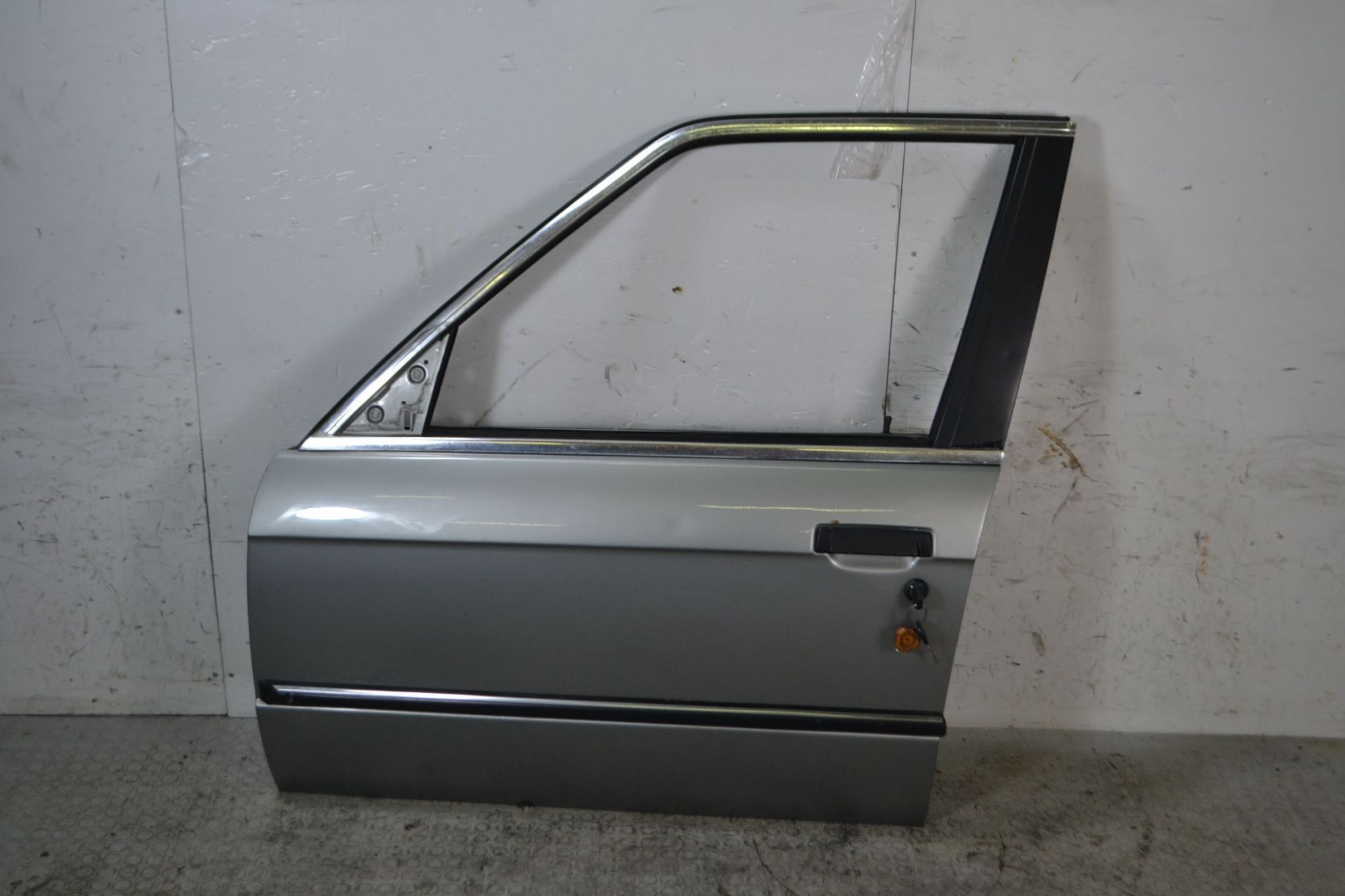 Portiera sportello anteriore SX Bmw Serie 3 E30 Dal 1982 al 1992 5 porte  1694092726680