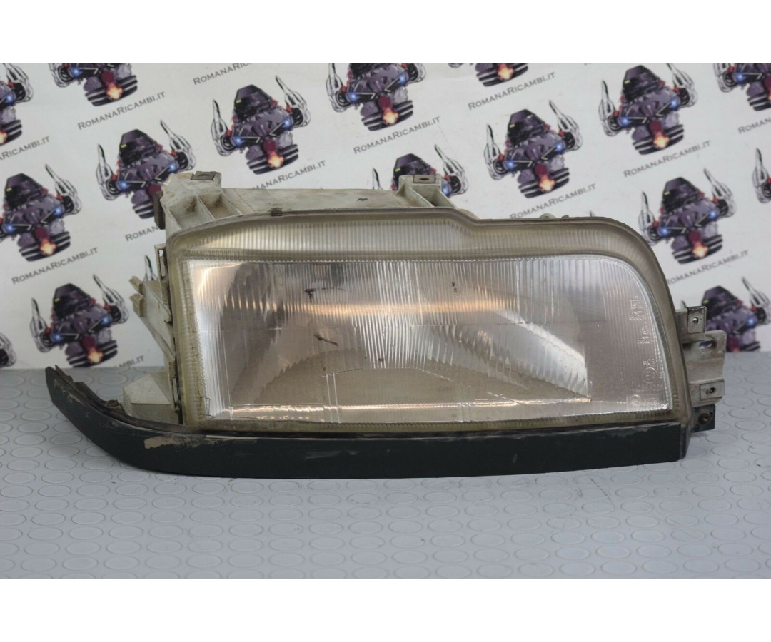 Faro Fanale anteriore destro DX Renault r21 dal 1986 al 1995 Faro Fanale anteriore destro DX Renault r21 dal 1986 al 1995