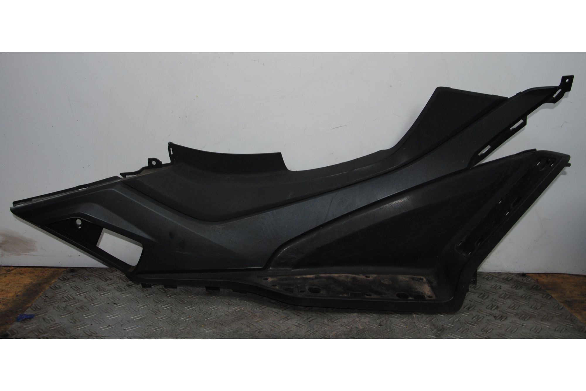 Carena Poggiapiedi Destro Kymco X-town 125 / 300 Dal 2016 al 2020  1694162939071