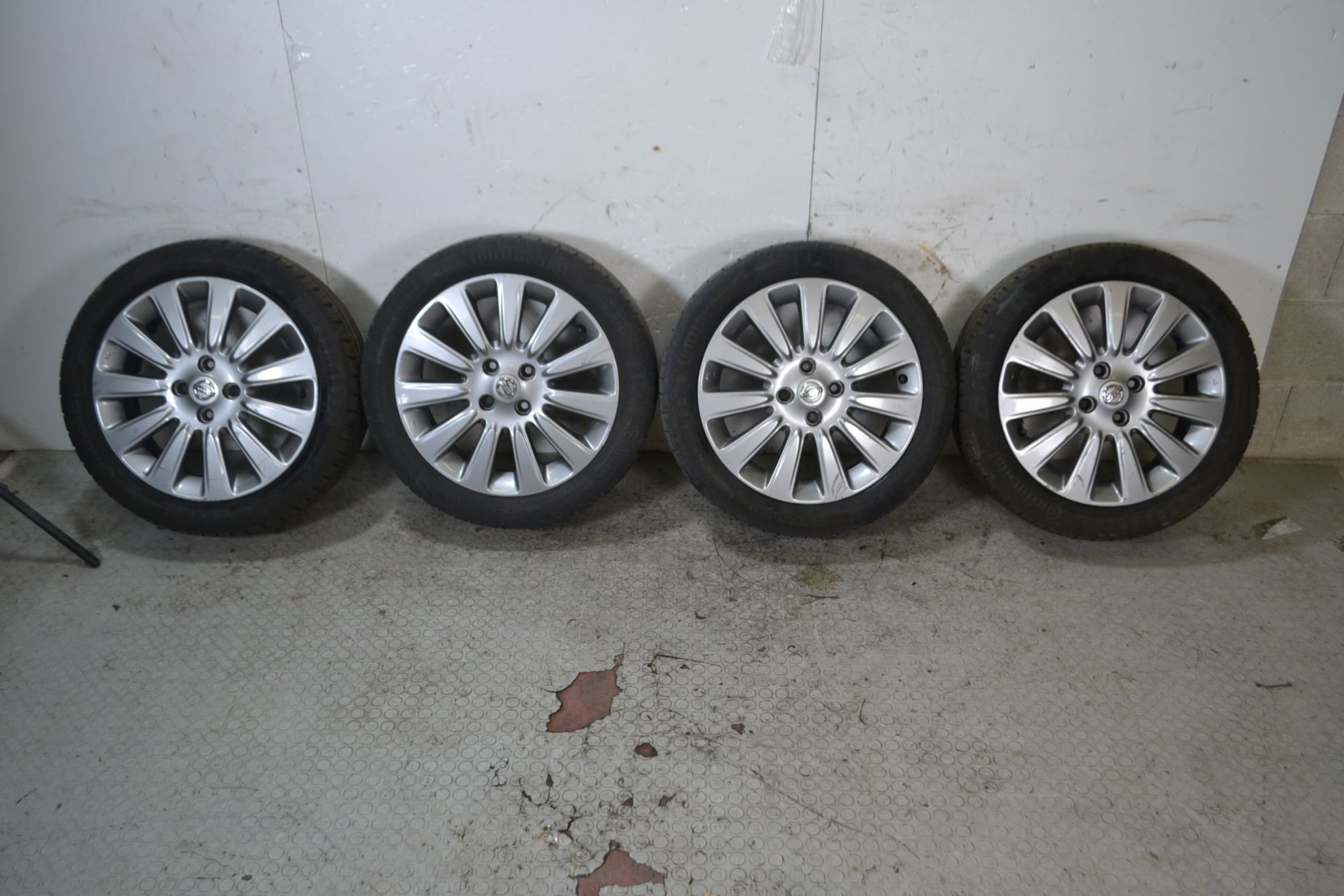 Treno completo cerchi e gomme Nissan Micra K12 Dal 2002 al 2010 Misura 185/50 R16 81H Dot 2320 4 fori  1694418658855