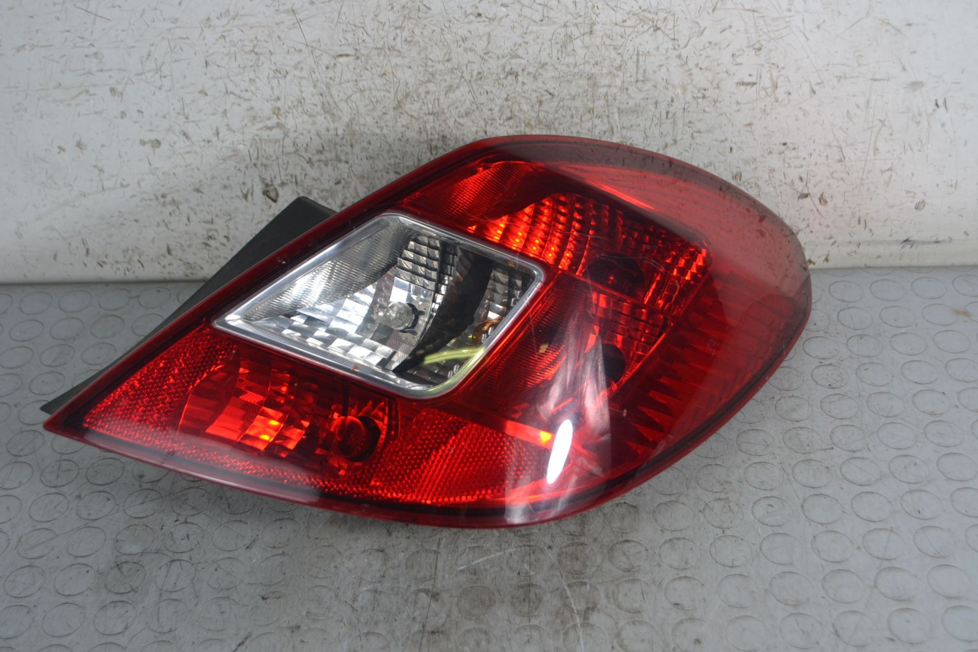 Fanale Stop Posteriore DX Opel Corsa D 5 porte dal 2006 al 2014 Cod 13269051  1694531920877