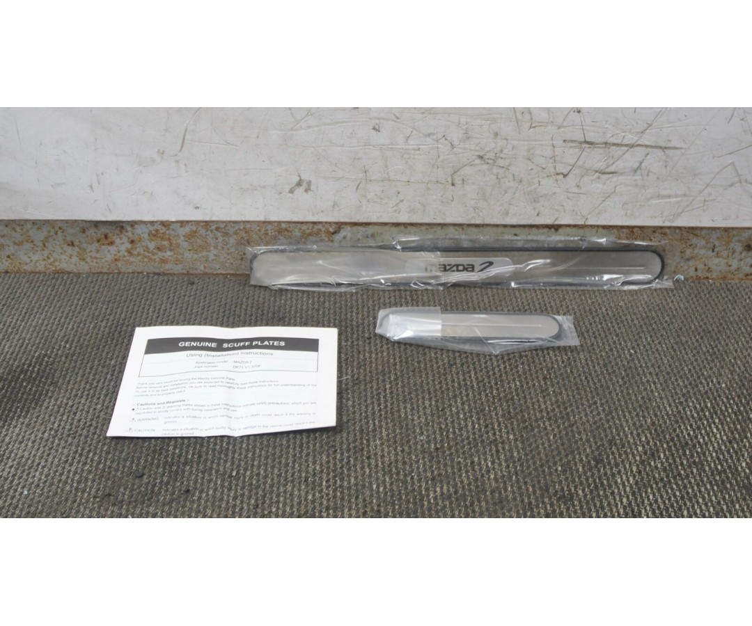 Set battitacco ( 4 sportelli ) Mazda 2 dal 2007 al 2014 ORIGINALE cod : DF71-V1-  2411111136010