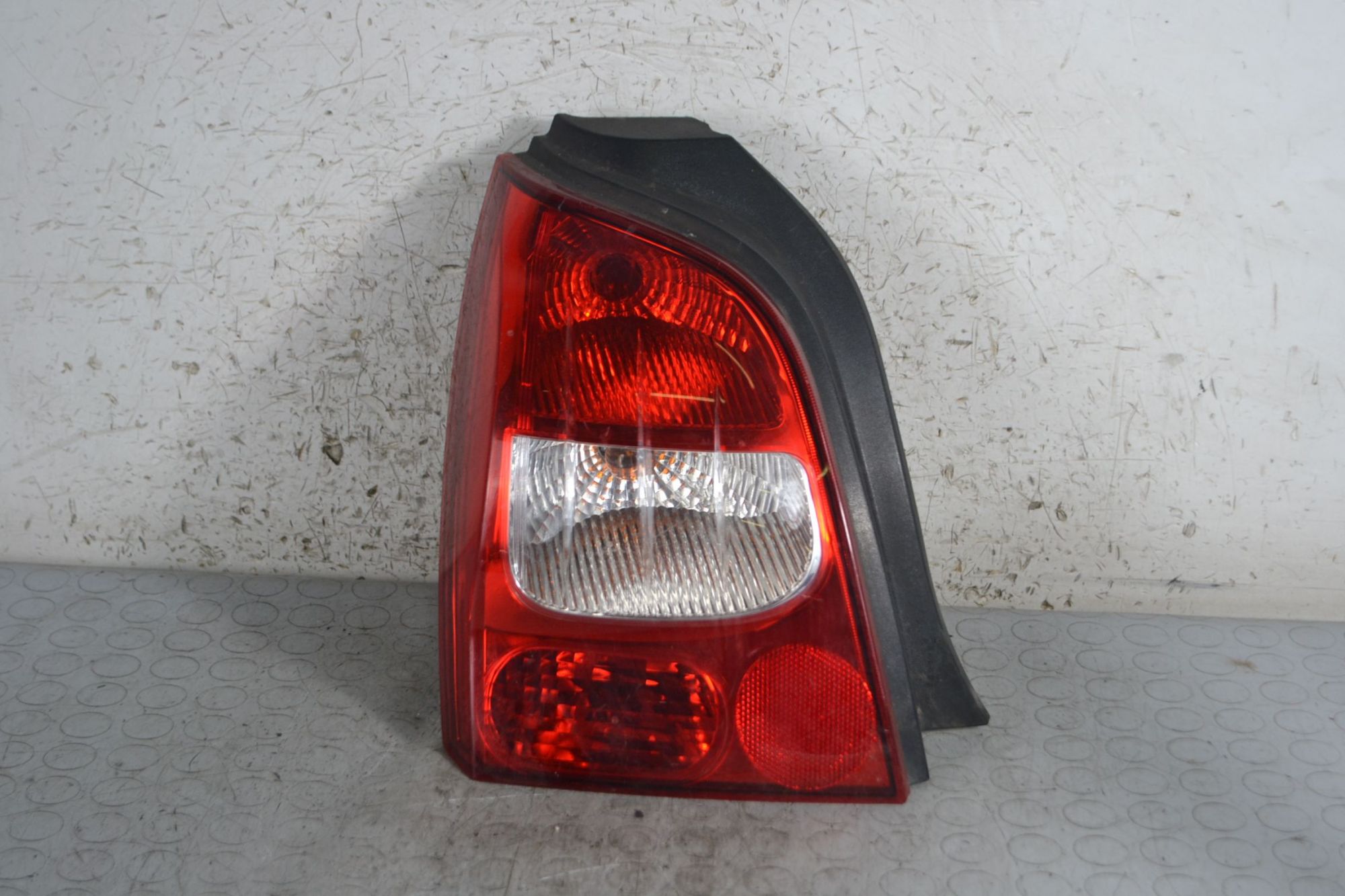 Fanale stop posteriore SX Renault Twingo II Dal 2007 al 2014 Cod 8200387888  1694598934978