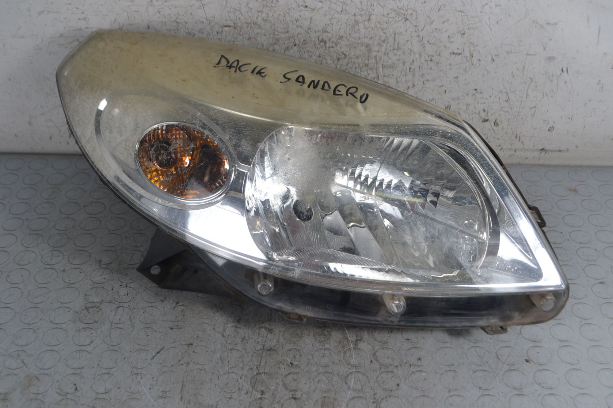 Faro Anteriore DX Dacia Sandero dal 2008 al 2012  1694600171988