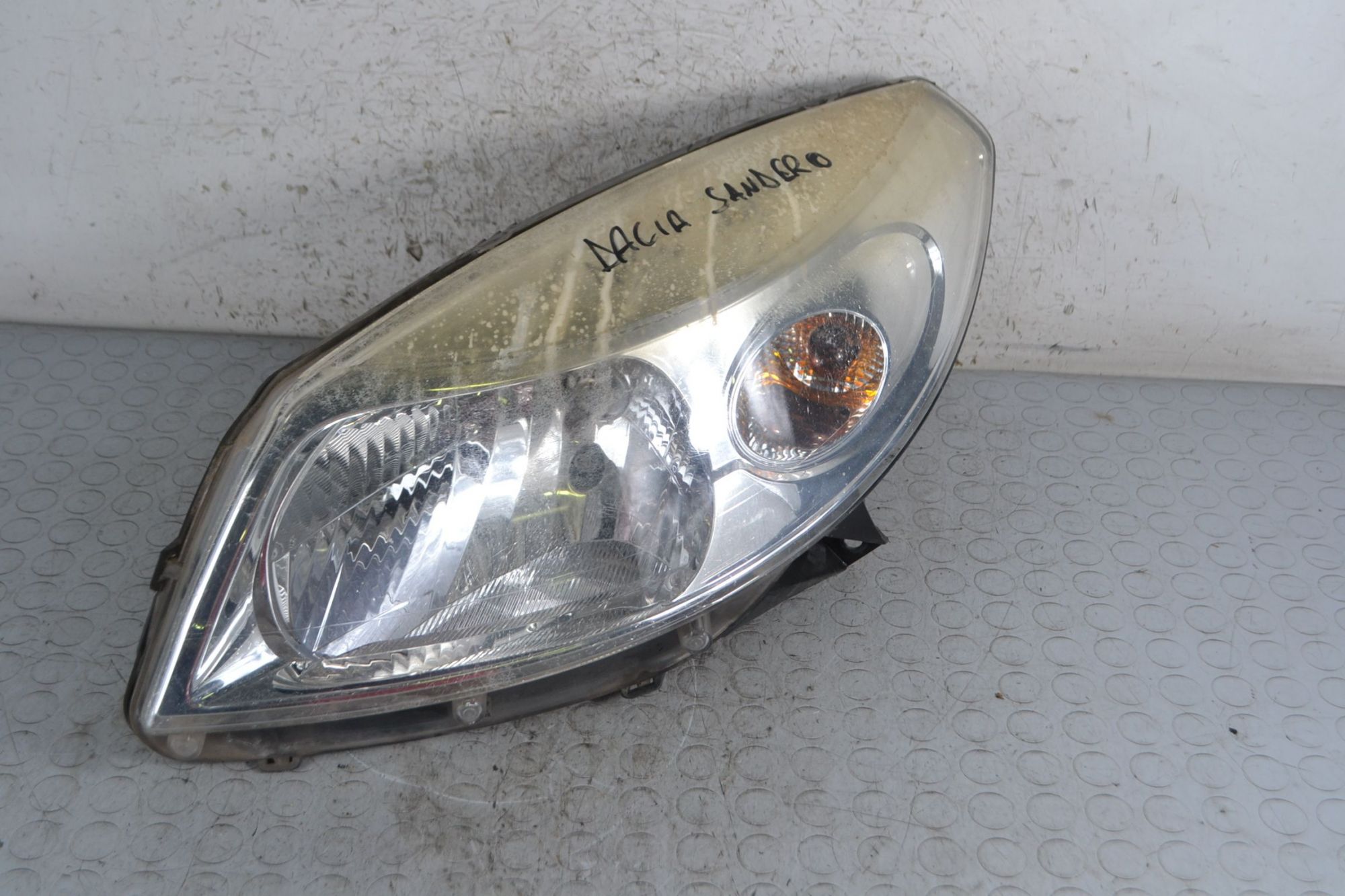 Faro Anteriore SX Dacia Sandero dal 2008 al 2012  1694600512224