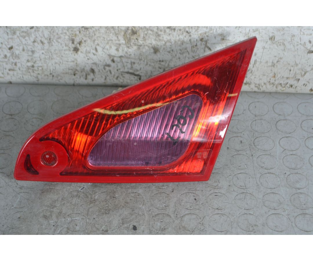 Fanale Stop Posteriore Interno DX Mitsubishi Colt CZ3 dal 2004 al 2012  1694675988542