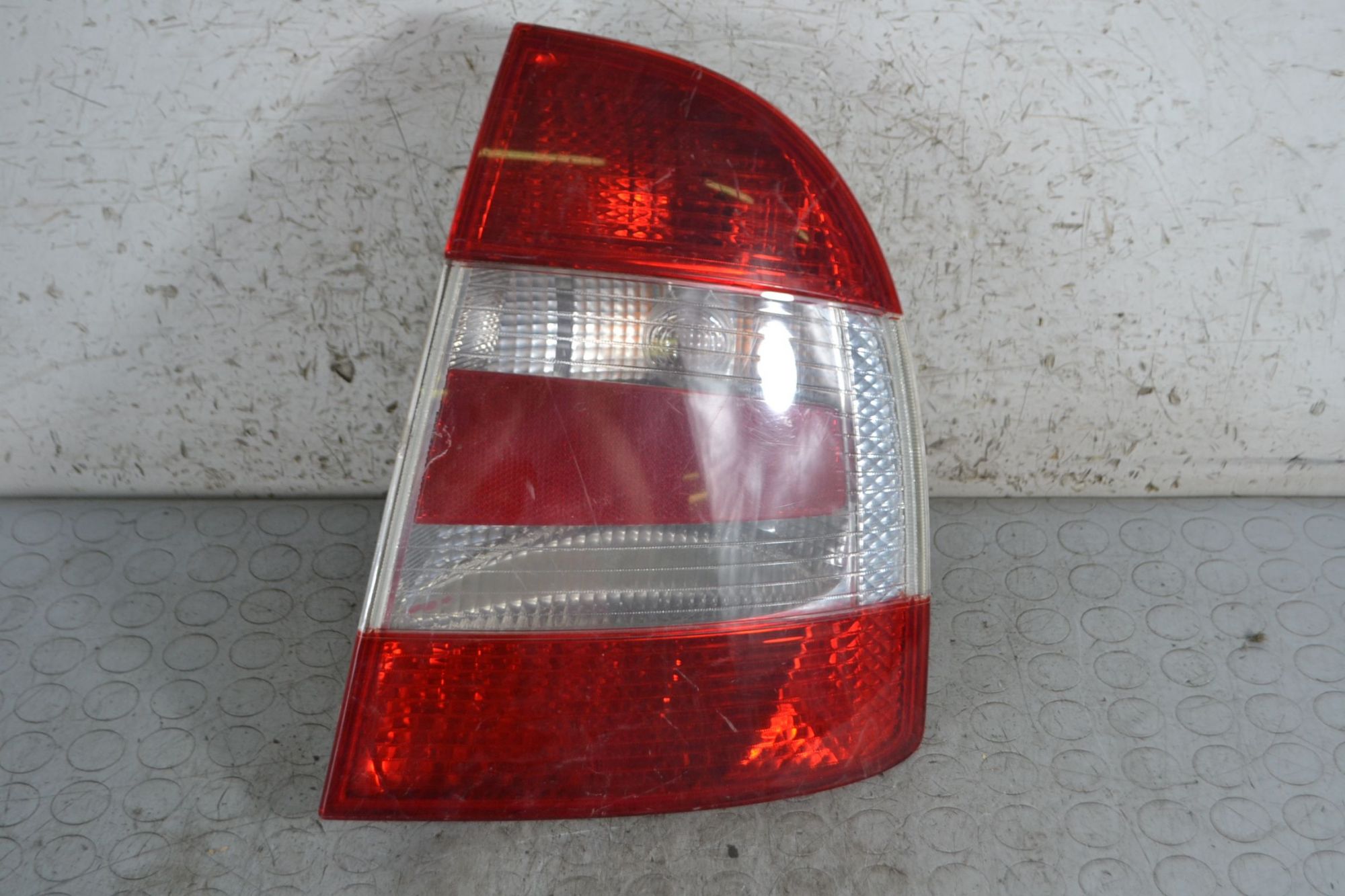 Fanale Stop Posteriore DX Skoda Superb dal 2001 al 2008 Cod 08-665-1906  1694681566154
