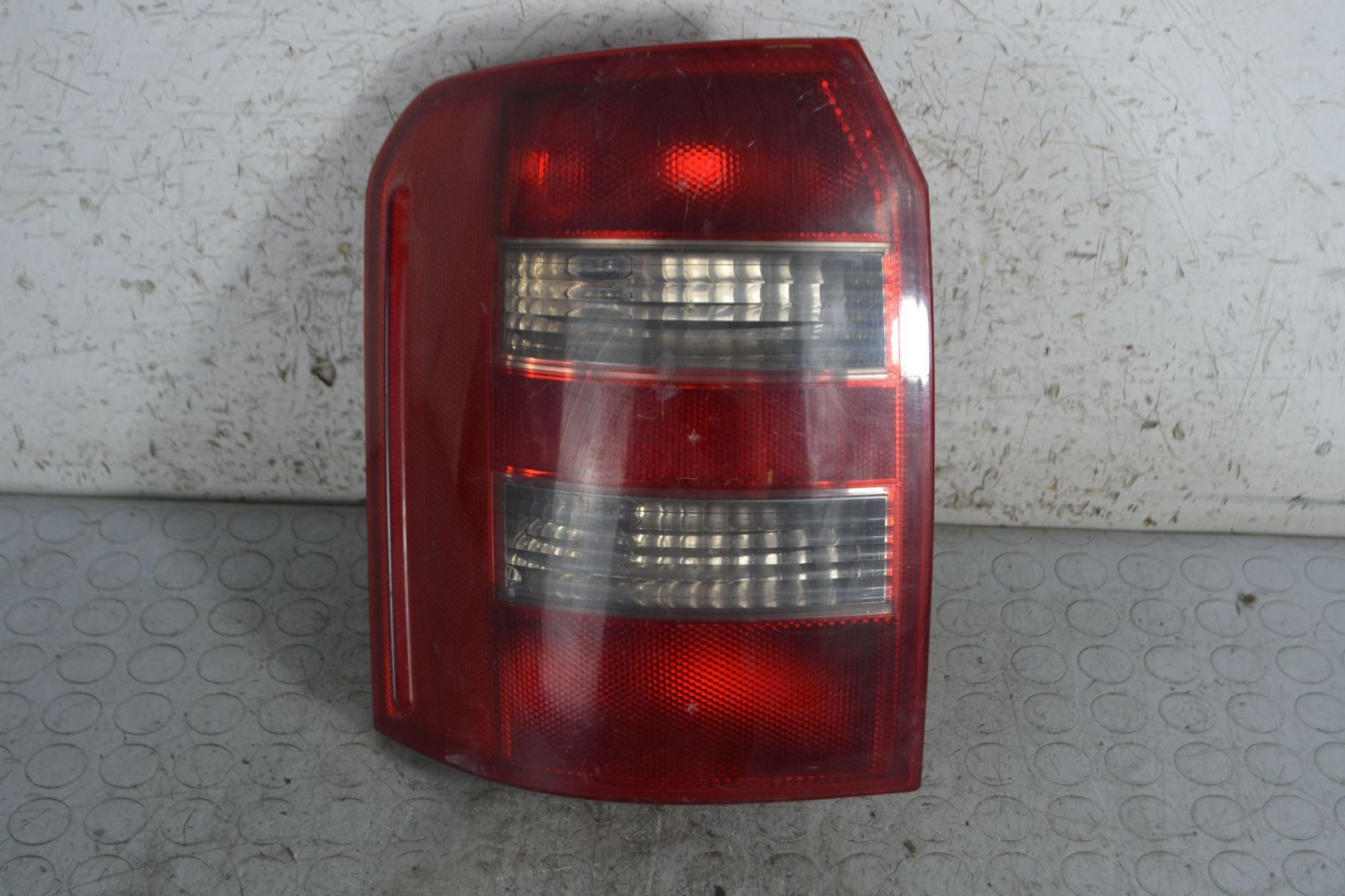 Fanale Stop Posteriore SX Audi A2 dal 2000 al 2005 Cod 8z0945095b  1694684942160