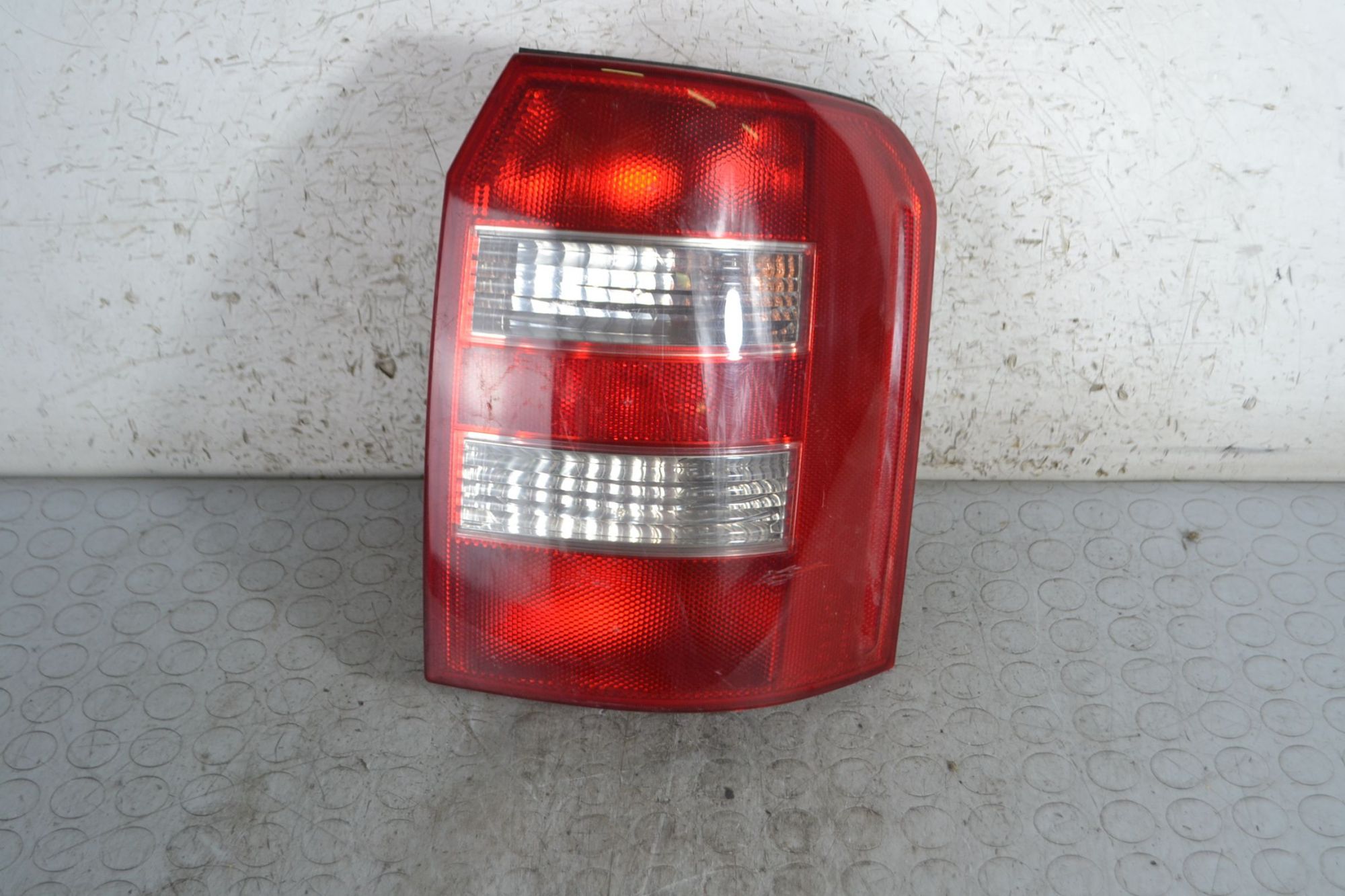 Fanale Stop Posteriore DX Audi A2 dal 2000 al 2005 Cod 8z0945096  1694687196638