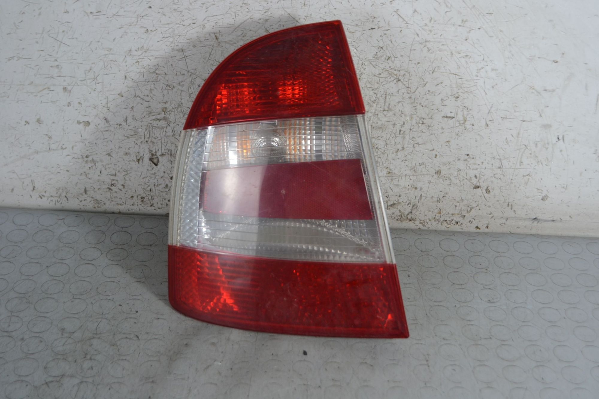 Fanale Stop Posteriore SX Skoda Superb dal 2001 al 2008 Cod 3u5945111  1694764292628