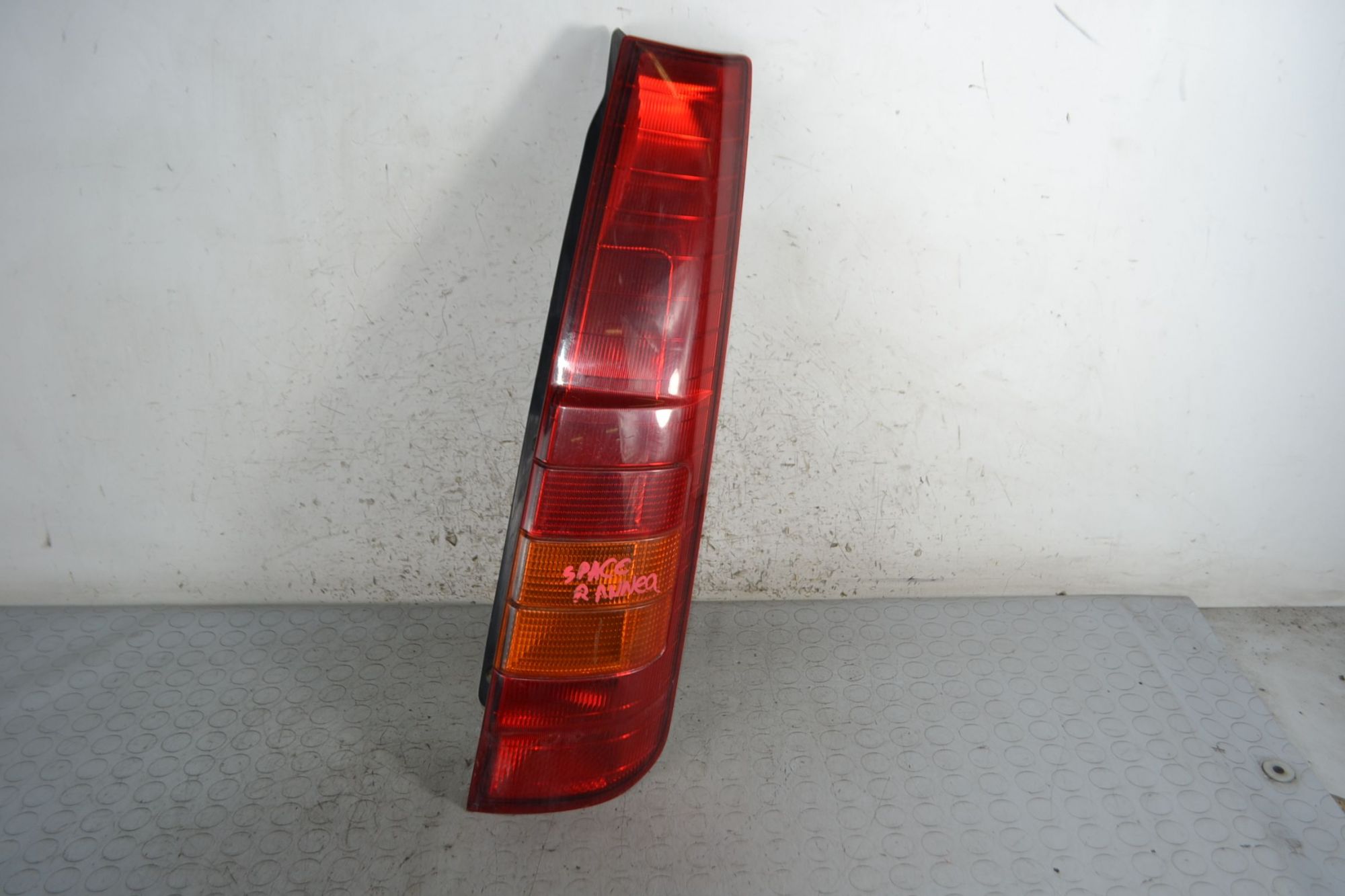 Fanale Stop Posteriore DX Mitsubishi Space Runner II dal 1997 al 2002 Cod MR465606  1694768844496