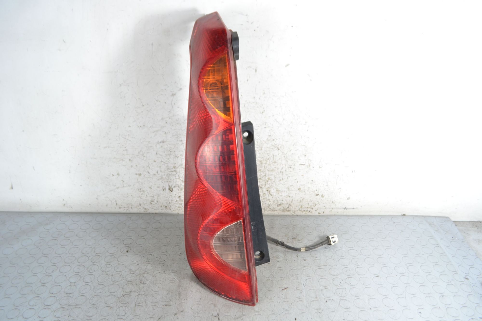 Fanale Stop Posteriore Inferiore SX Nissan Note dal 2004 al 2013 Cod 265559U000  1695033183494