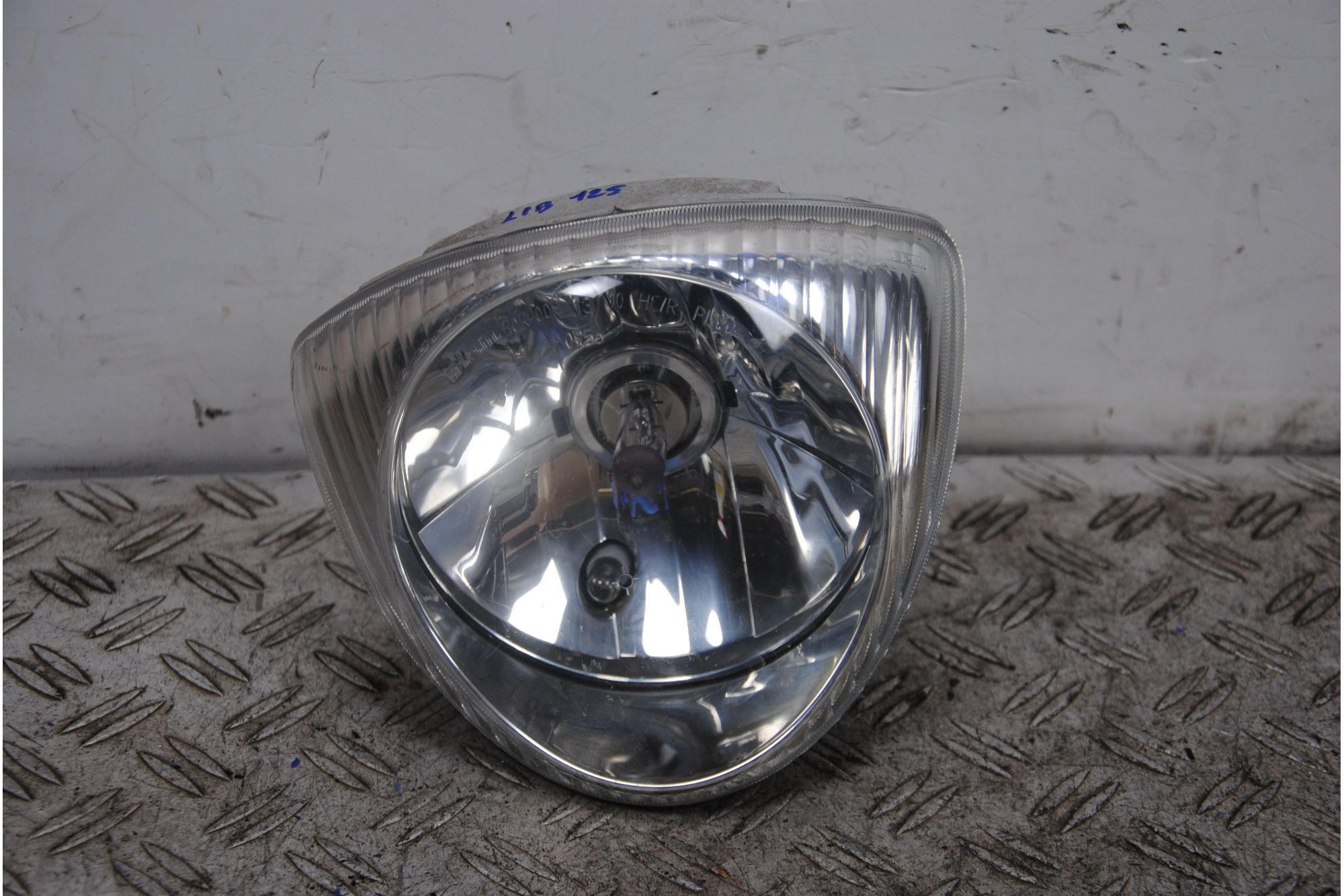 Faro Fanale Anteriore Piaggio Liberty 125 / 150 3V 4T dal 2013 al 2015  1695044765153