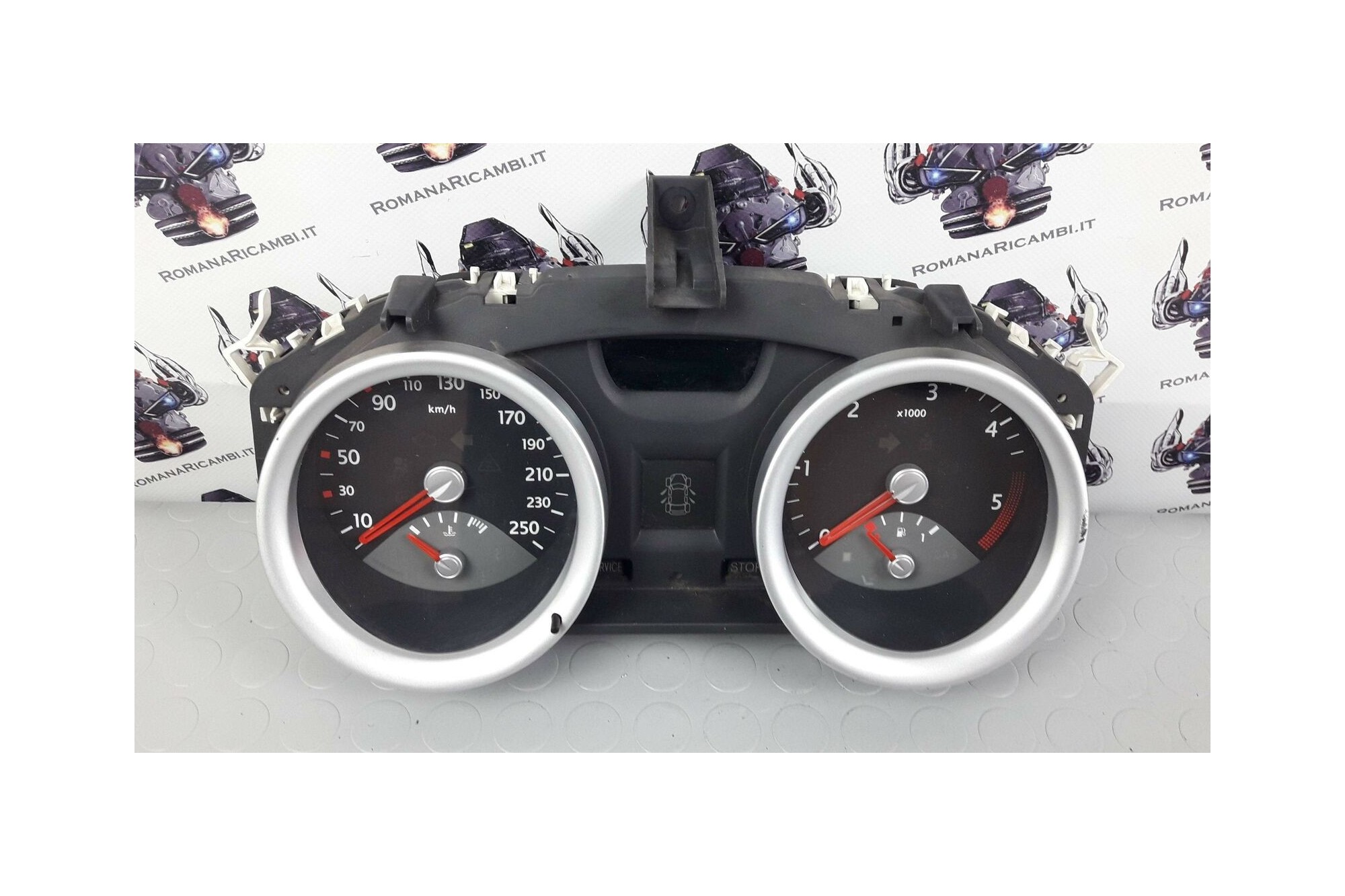 Strumentazione contachilometri Renault Megane II dal 2002 al 2010 cod: 820046228  2411111140314