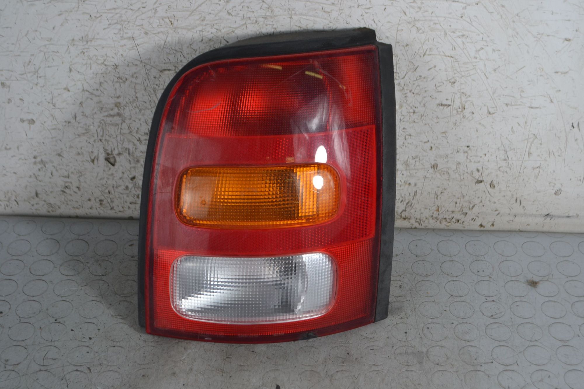 Fanale Stop posteriore DX Nissan Micra K11 dal 1992 al 2002  1695134908248