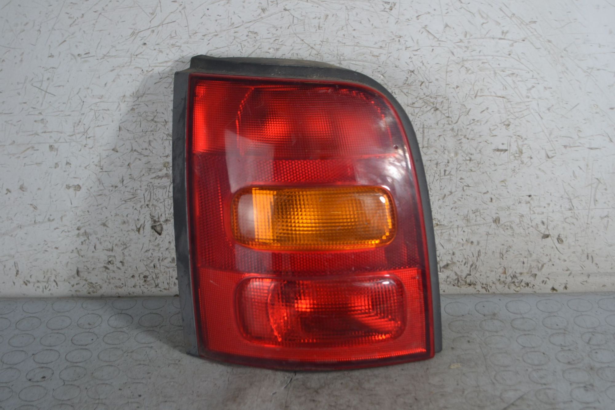 Fanale Stop Posteriore SX Nissan Micra K11 dal 1992 al 2002  1695197854476