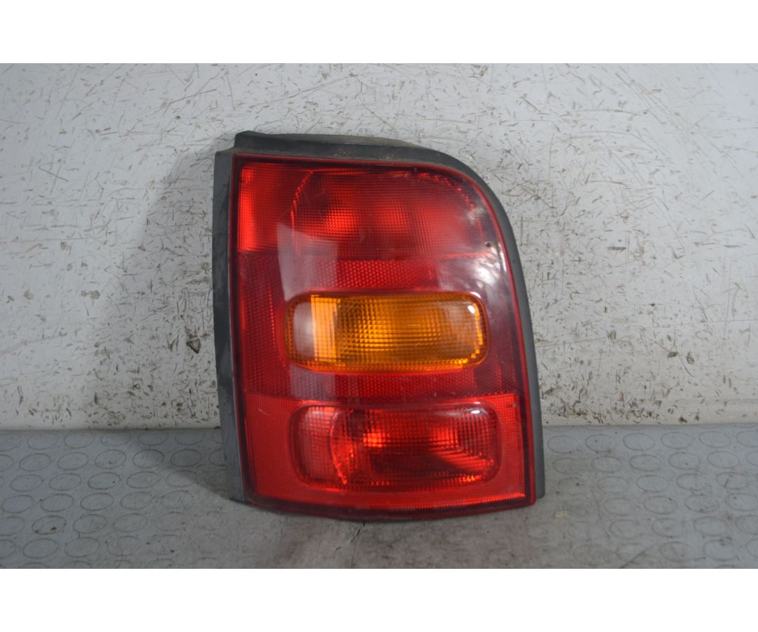 Fanale Stop Posteriore SX Nissan Micra K11 dal 1992 al 2002 1695197854476 Fanale Stop Posteriore SX Nissan Micra K11 dal 1992 al 2002 1695197854476