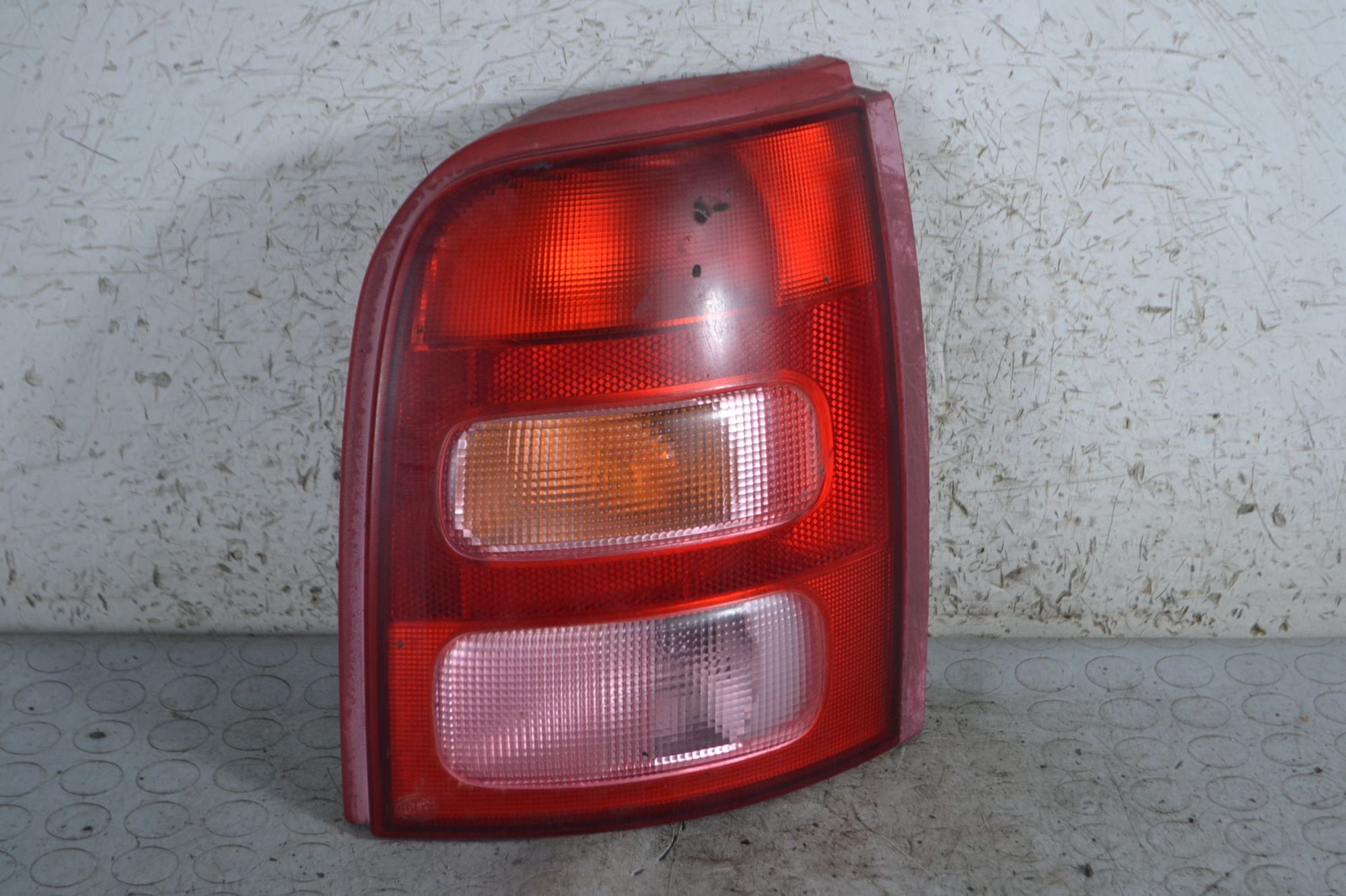 Fanale Stop Posteriore DX Nissan Micra K11 dal 1992 al 2002 Cod 265501F505  1695198280342