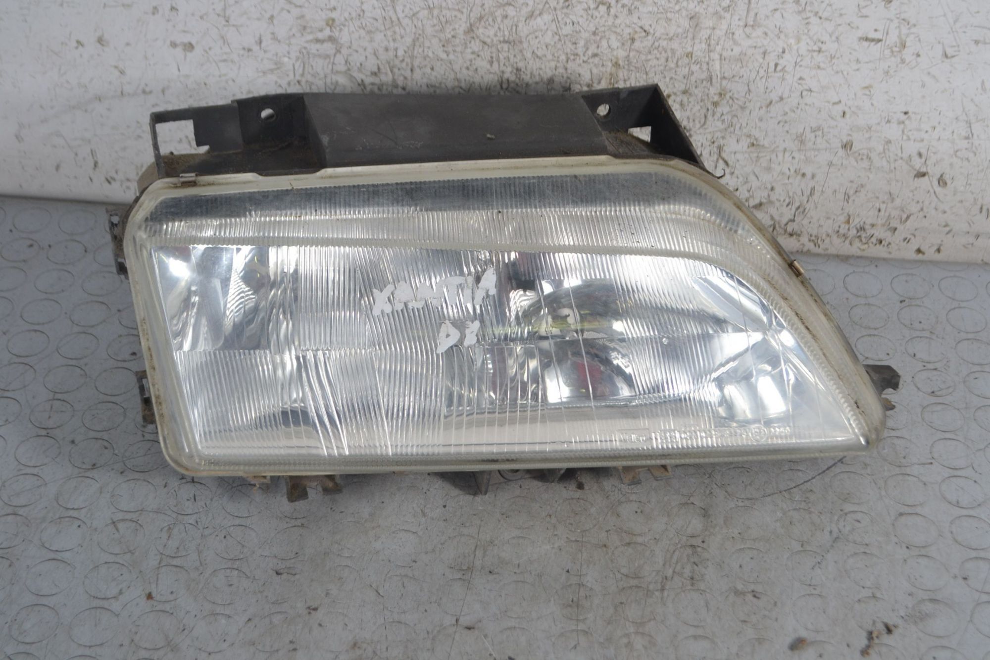 Faro Anteriore DX Citroen Xantia dal 1993 al 2002 Cod 6205R9  1695204223615