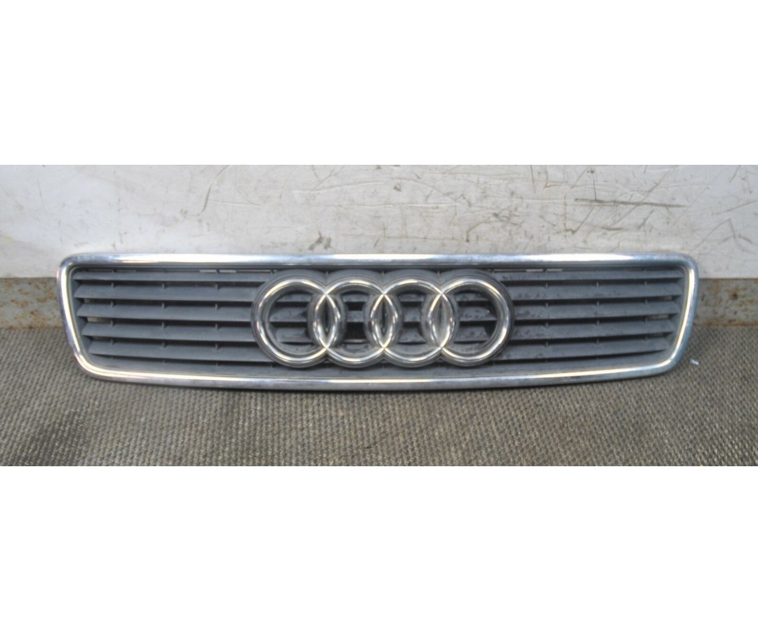 Griglia anteriore cofano Audi A6 Dal 1997 al 2004  2411111136546