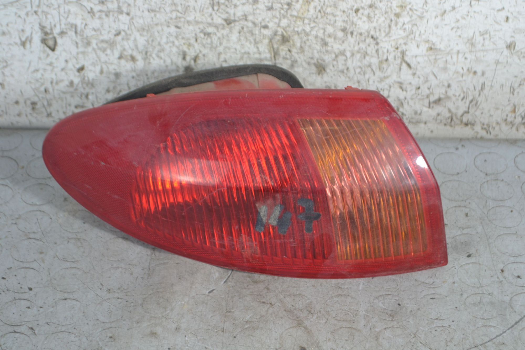 Fanale Stop Posteriore Esterno SX Alfa Romeo 147 dal 2000 al 2010 Cod 46556349  1695221833897