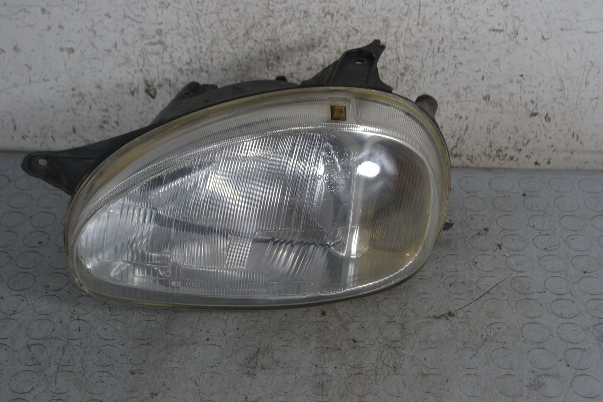 Faro Anteriore SX Opel Corsa B dal 1993 al 2000 Cod 90444786  1695280837621