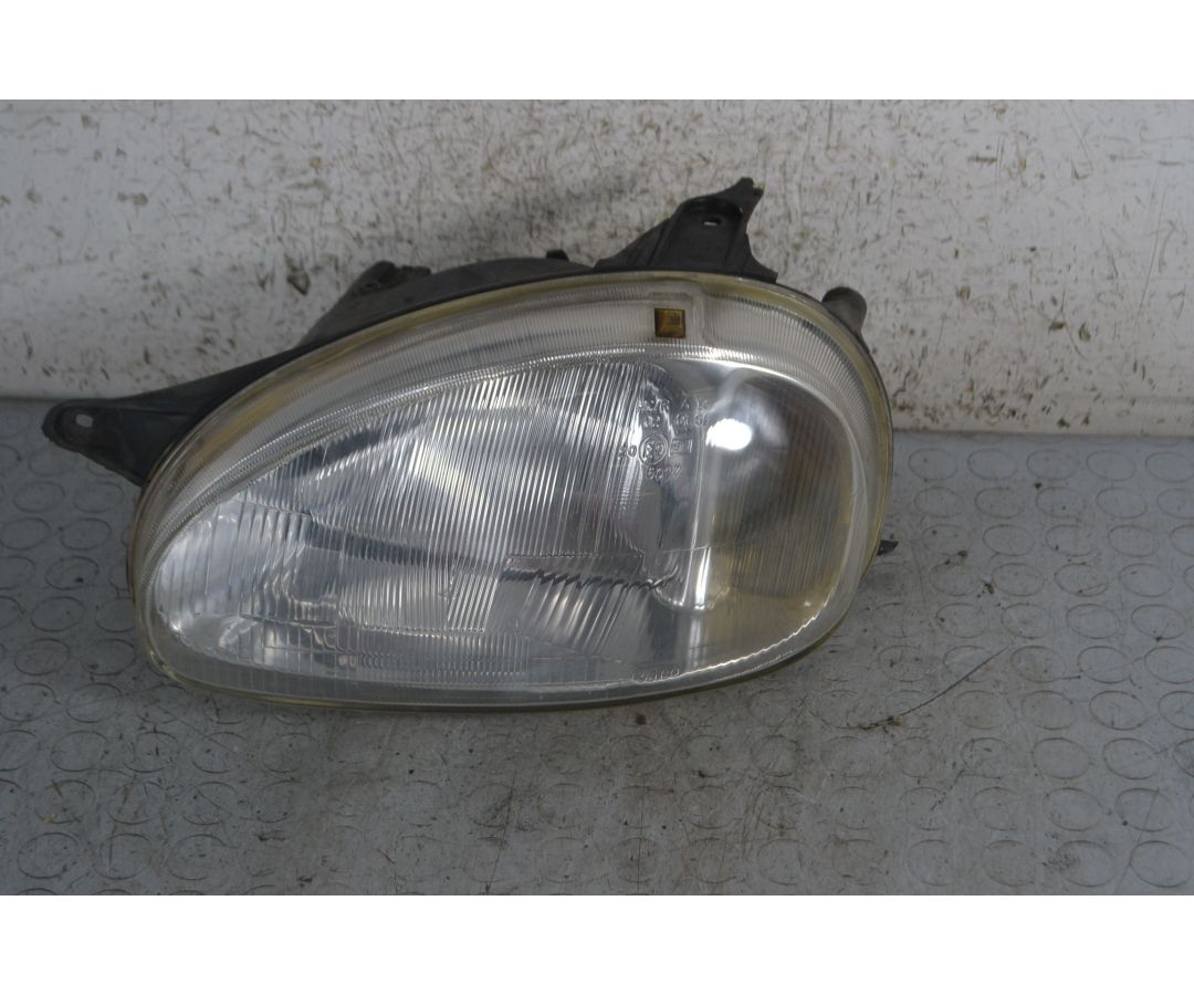 Faro Anteriore SX Opel Corsa B dal 1993 al 2000 Cod 90444786  1695280837621