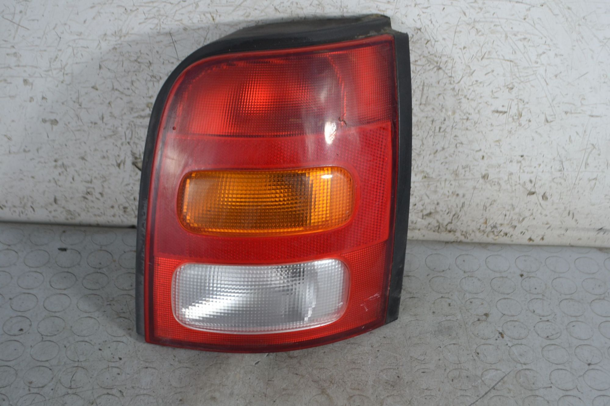 Fanale Stop posteriore DX Nissan Micra K11 dal 1992 al 2002 Cod 265501F505  1695282019698
