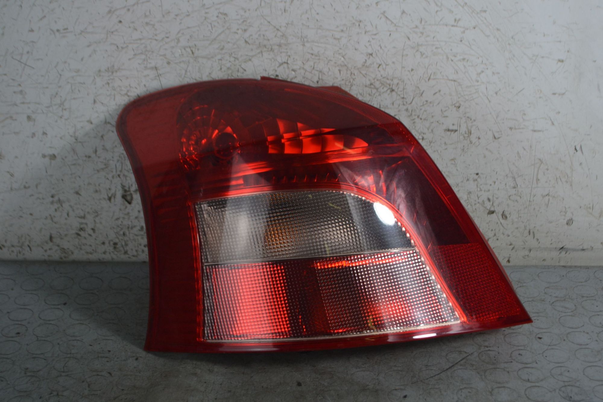 Fanale stop posteriore sinistro SX Toyota Yaris Dal 2005 al 2011  1695285087168