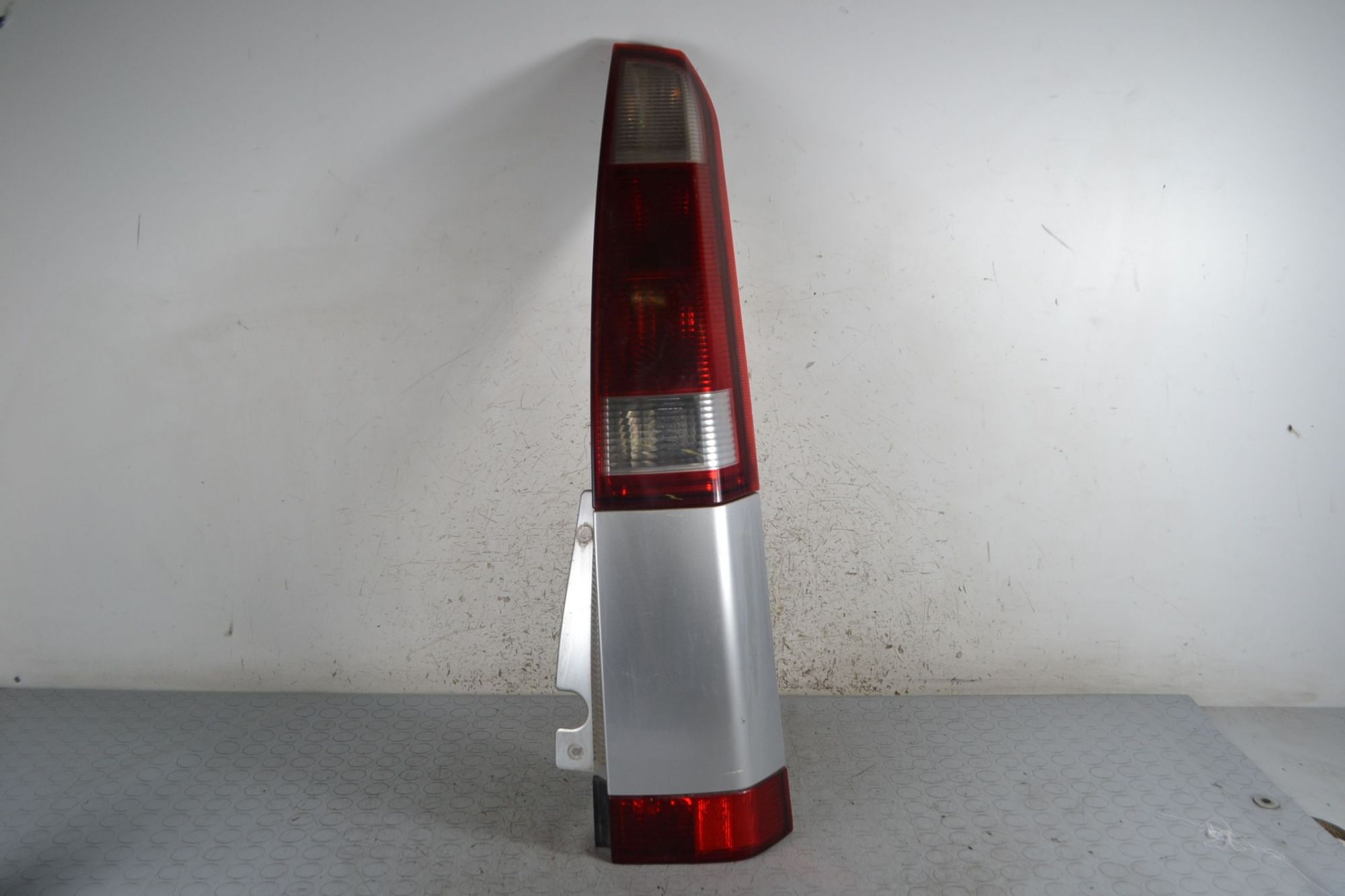 Fanale Stop Posteriore e Fendinebbia Posteriore DX Opel Meriva A dal 2003 al 2010 Cod 93184713  1695293459377