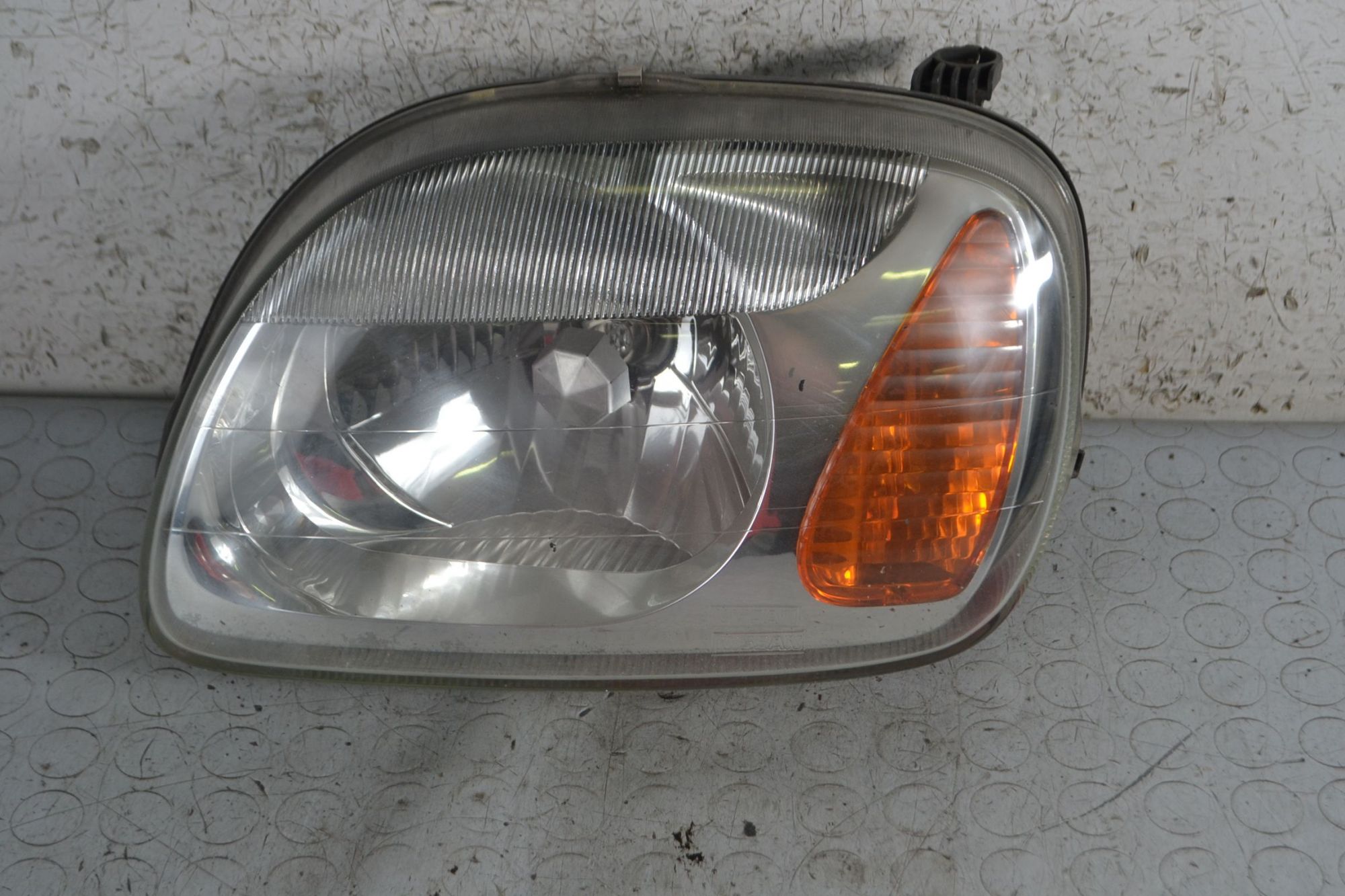 Faro Anteriore SX Nissan Micra K11 dal 1997 al 2002 Cod 260601f511  1695395044426