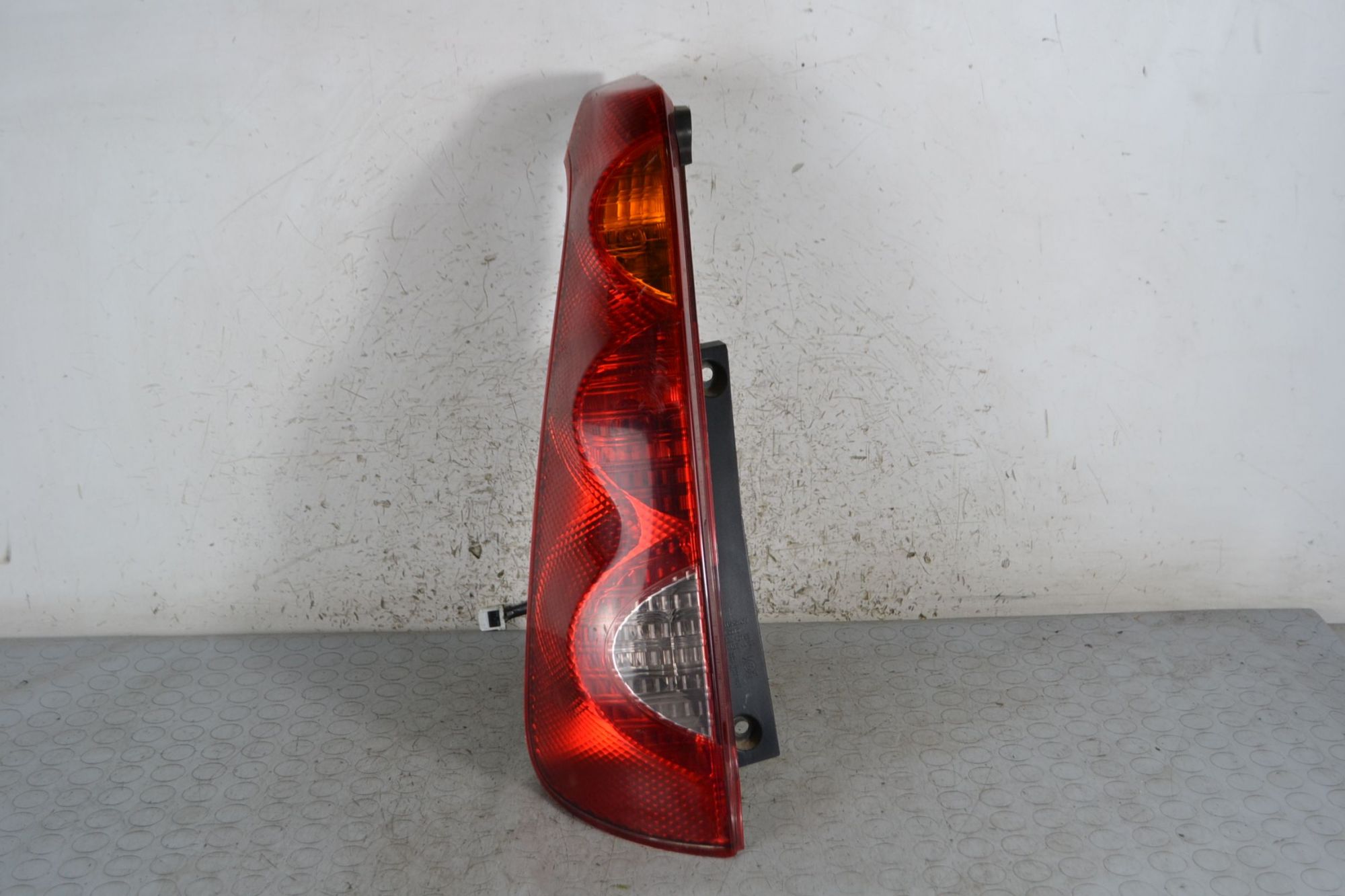 Fanale Stop Posteriore Inferiore SX Nissan Note dal 2004 al 2013 Cod 265559U000  1695627441214