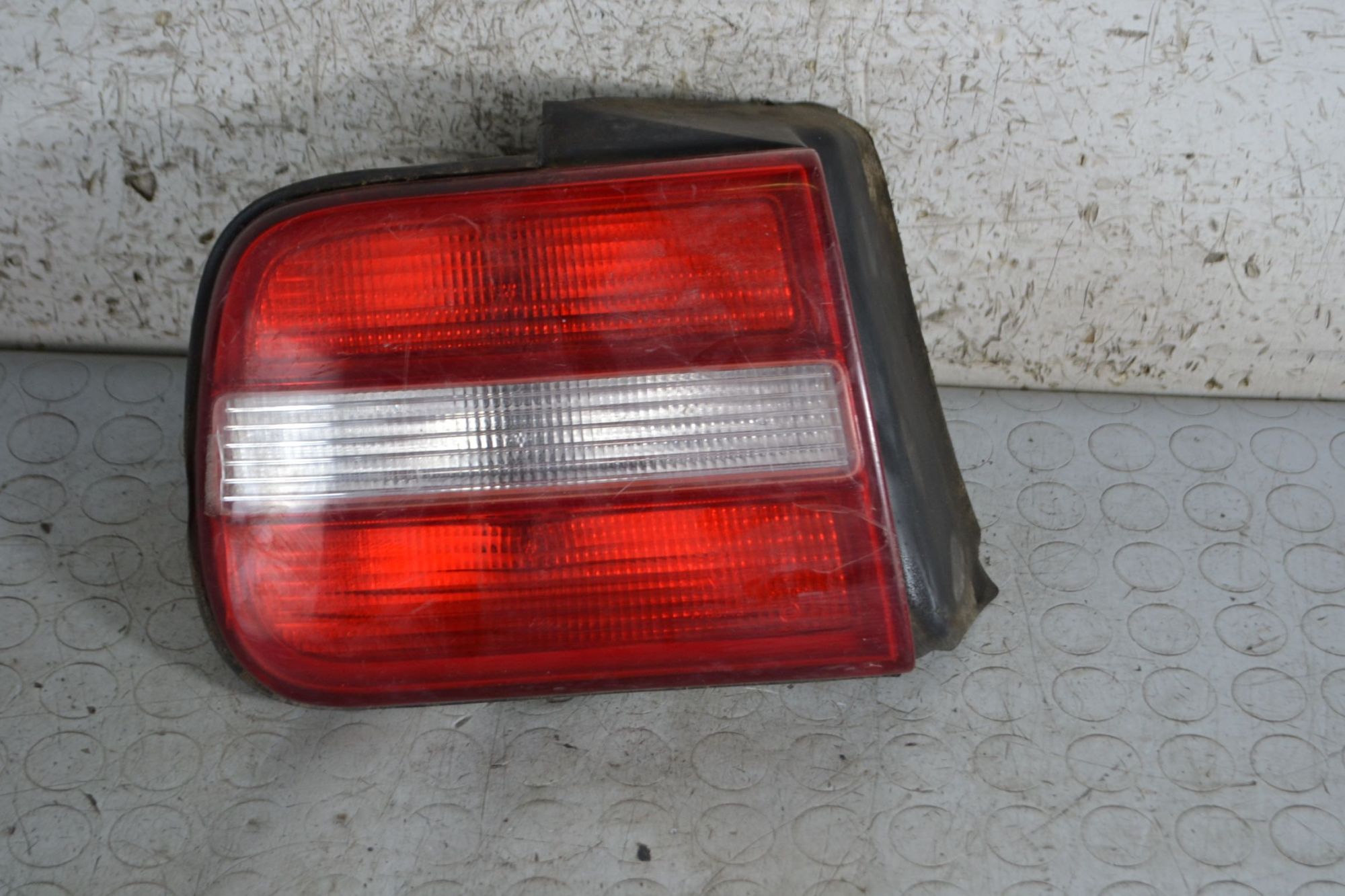 Fanale Stop posteriore Esterno SX Lancia Kappa dal 1994 al 2001 Cod 29310102  1695632086271
