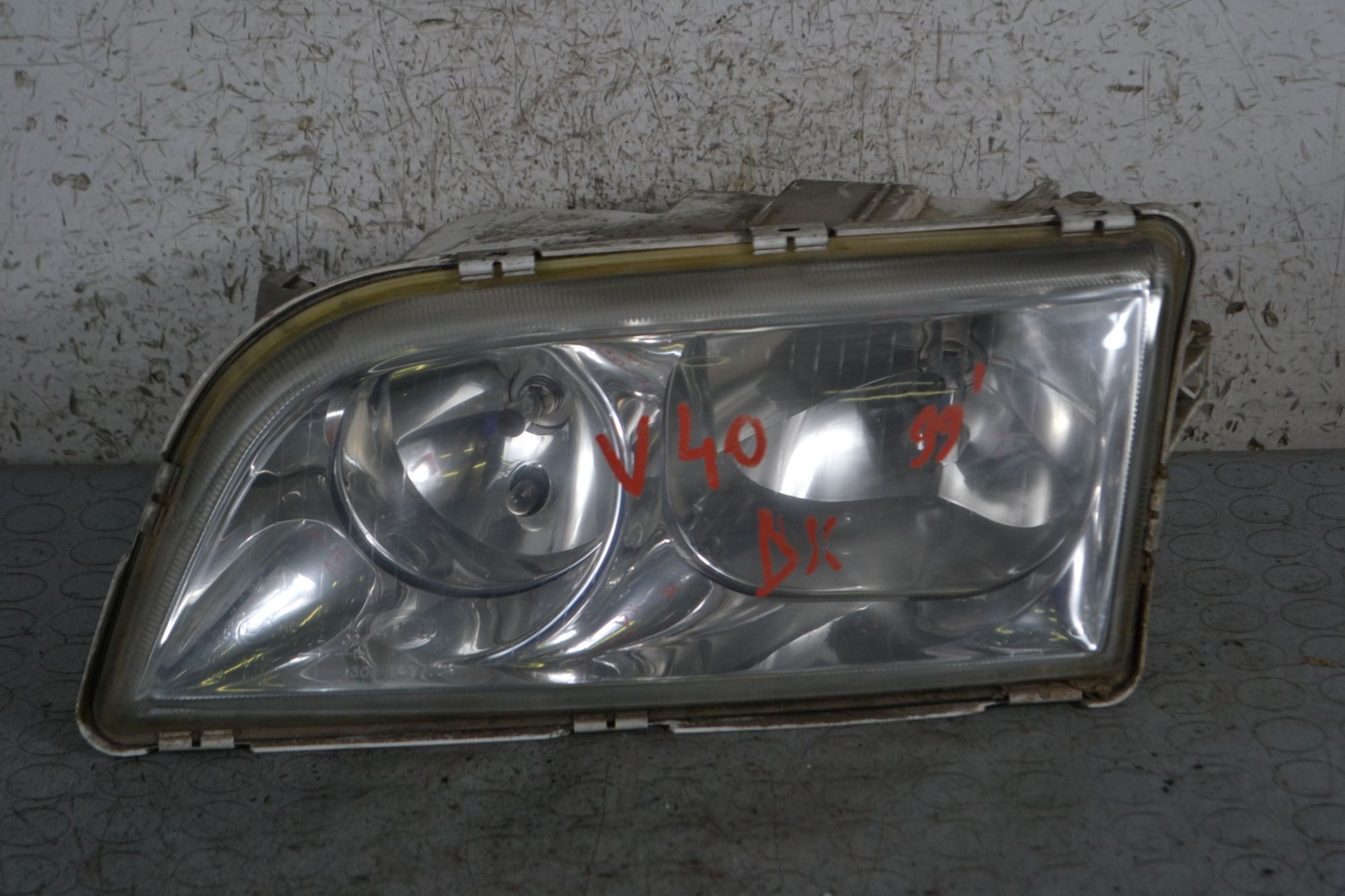 Faro Anteriore SX Volvo S40 dal 1995 al 2004 Cod 30859758  1695632094733