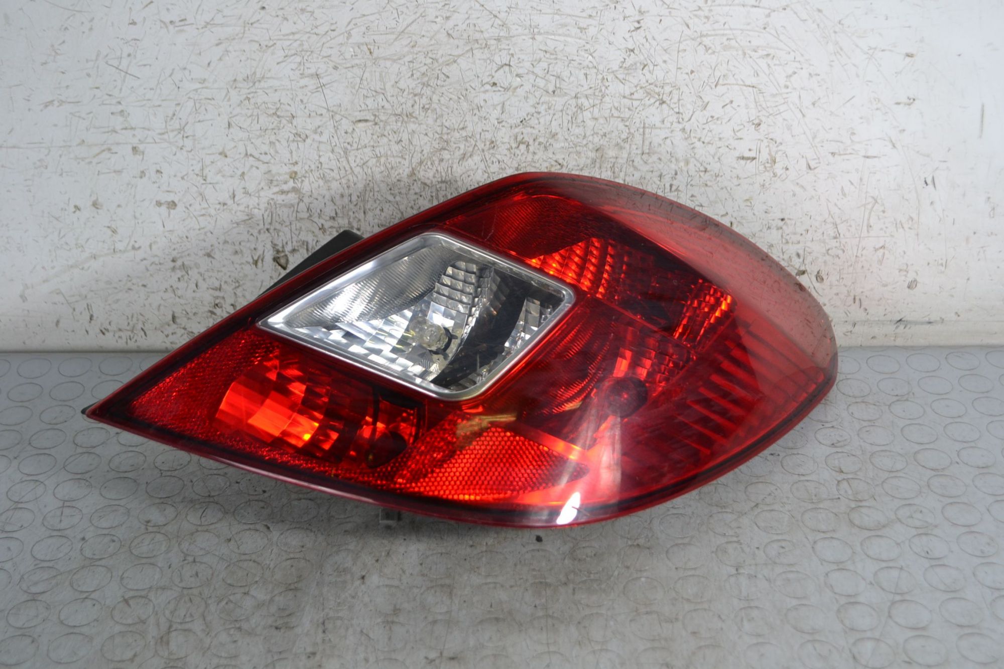 Fanale Stop Posteriore DX Opel Corsa D 5 porte dal 2006 al 2014 Cod 13269051  1695648197152