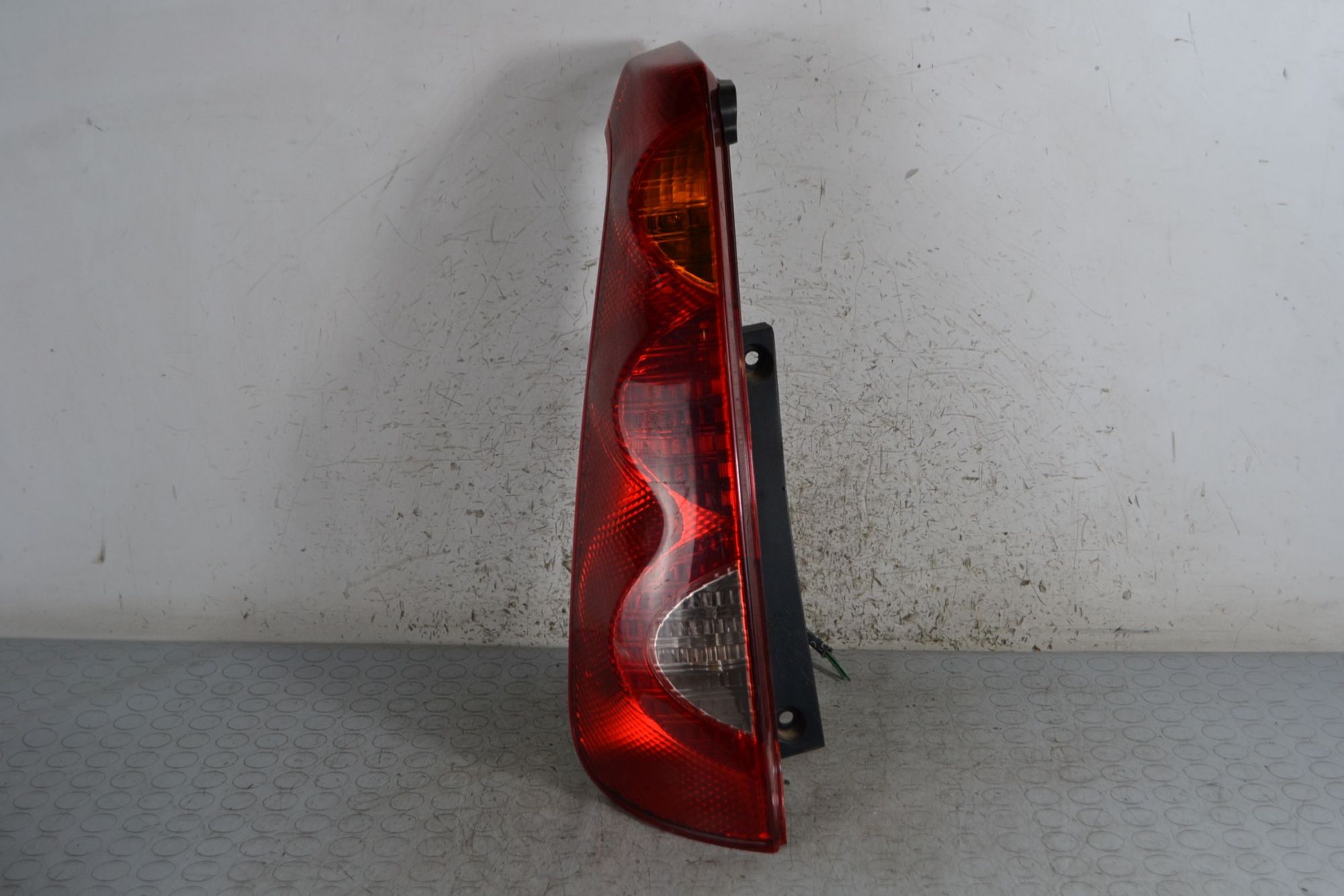 Fanale Stop Posteriore Inferiore SX Nissan Note dal 2004 al 2013 Cod 265559U000  1695648629837