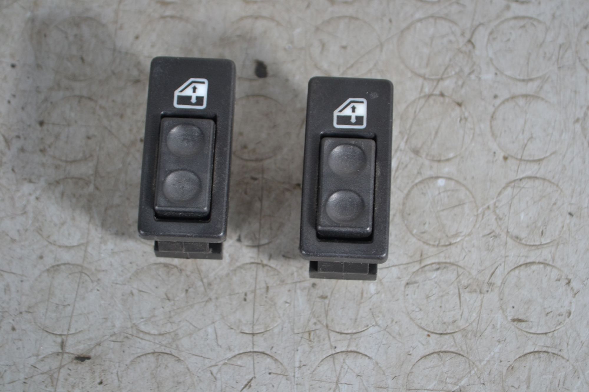 Pulsanti alzacristallo DX e SX Fiat Cinquecento Dal 1991 al 1998  1695651100309