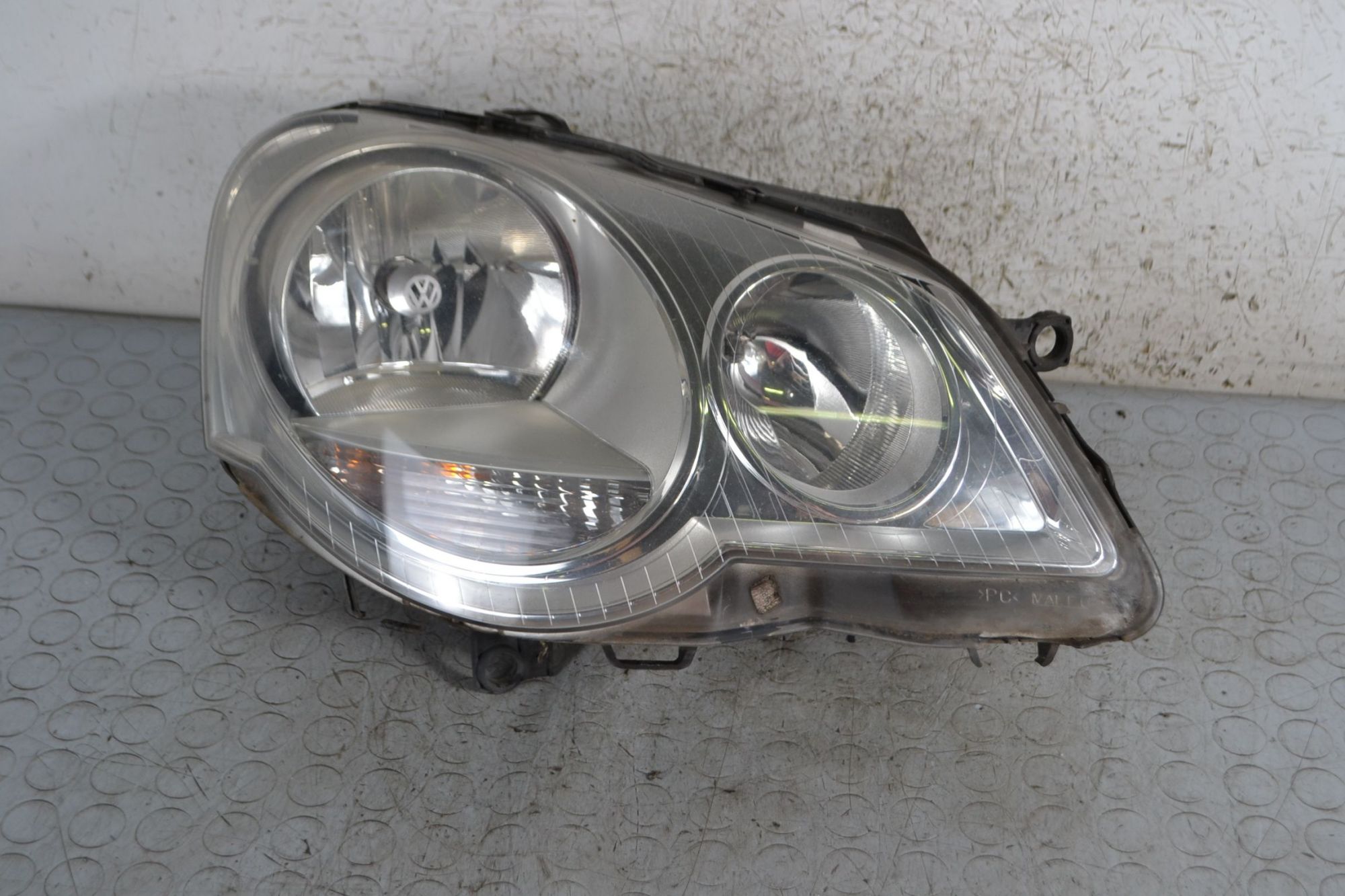 Faro Anteriore DX Volkswagen Polo 9N3 dal 2005 al 2009 Cod 6q1941008ak  1695653430688